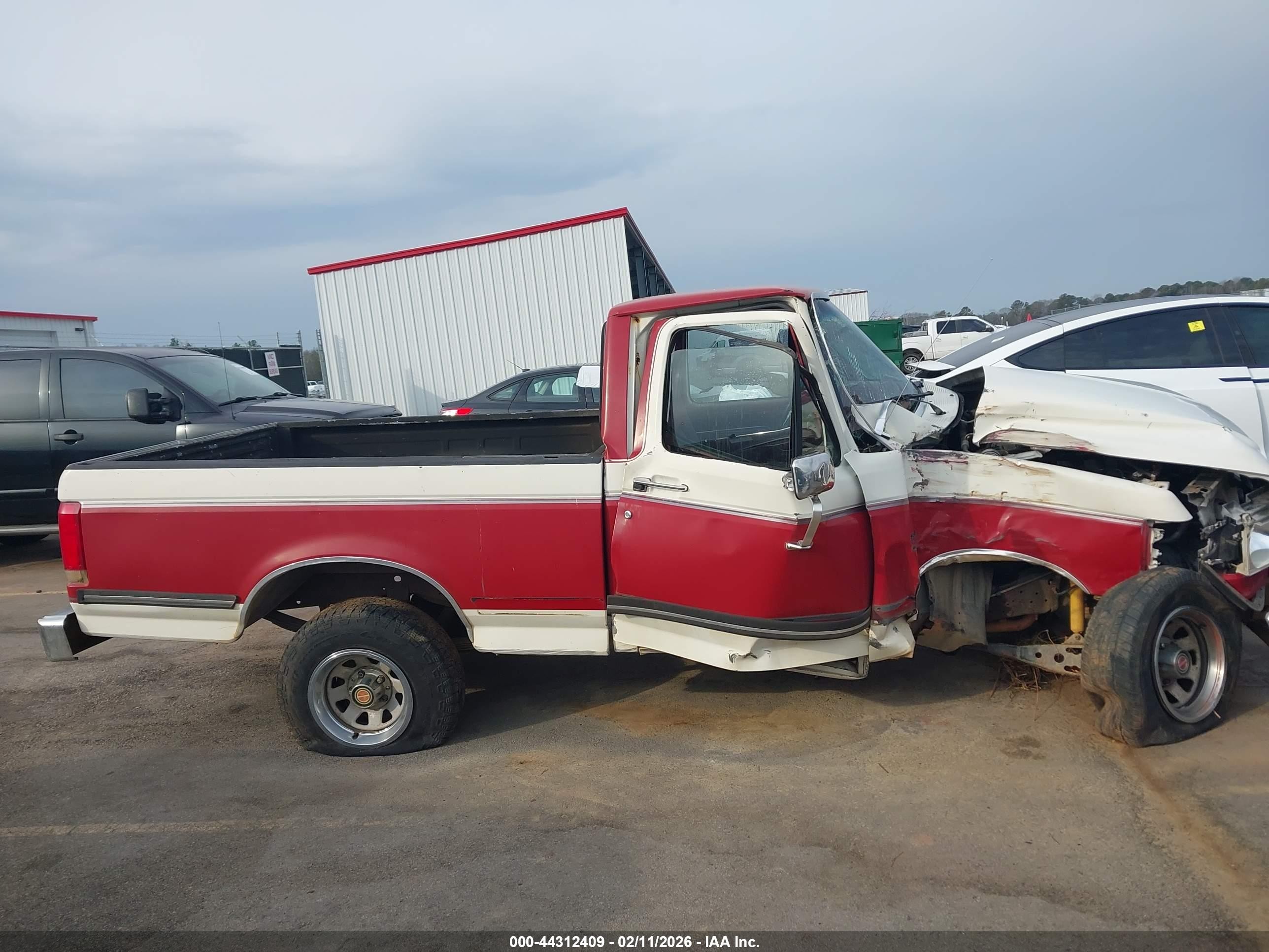 1990 Ford F150   White vin: 1FTDF15Y0LNB19405