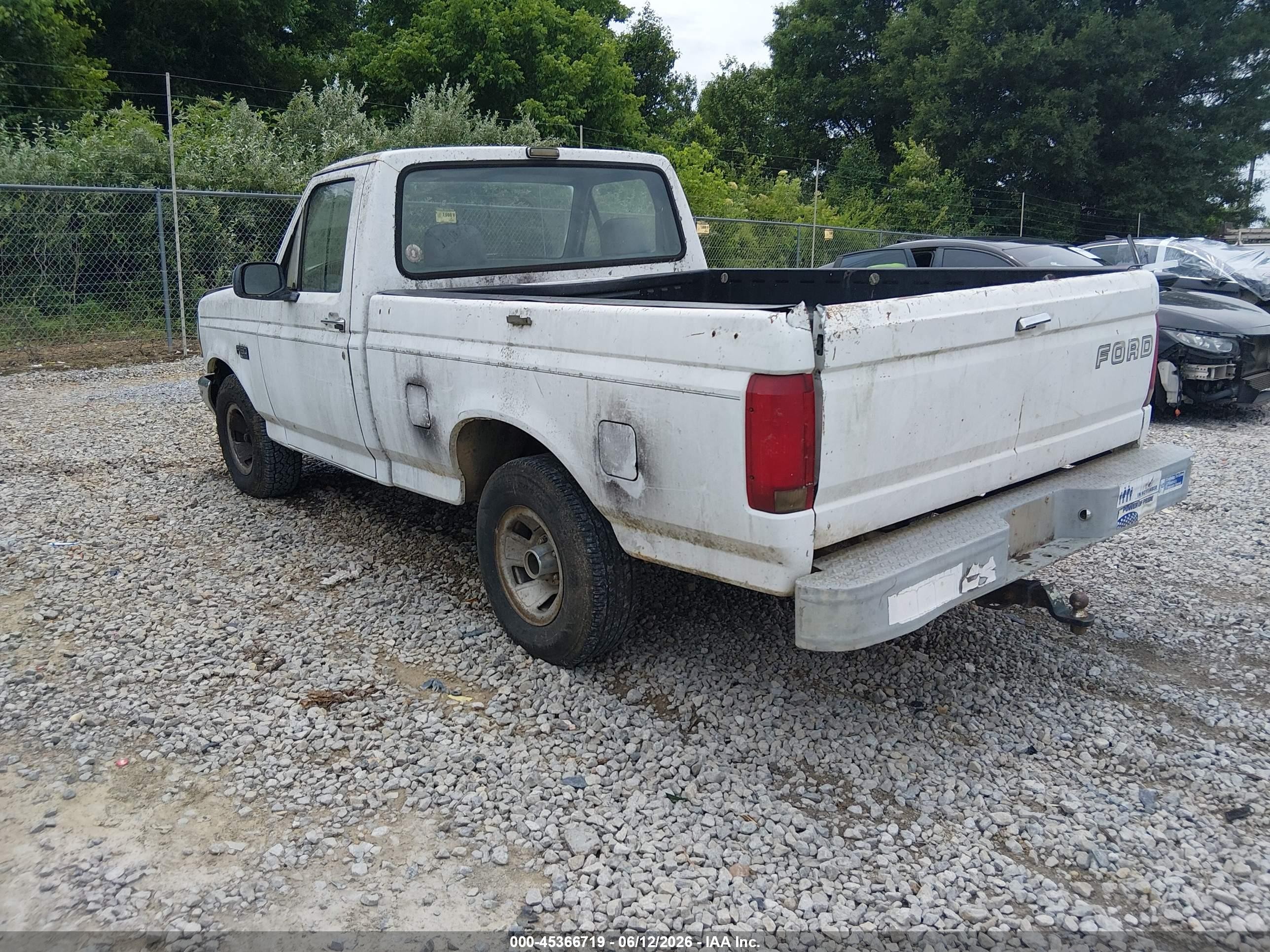 1993 Ford F150   White vin: 1FTDF15Y1PNA84704