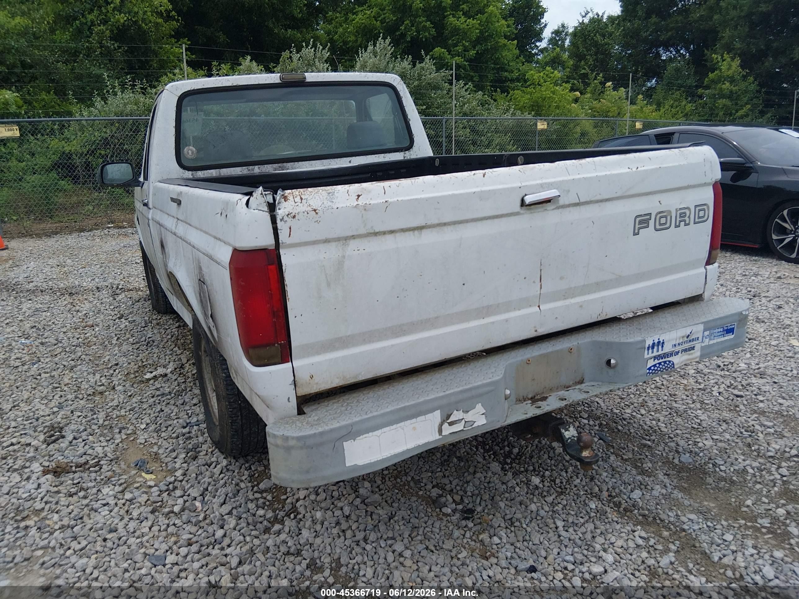 1993 Ford F150   White vin: 1FTDF15Y1PNA84704