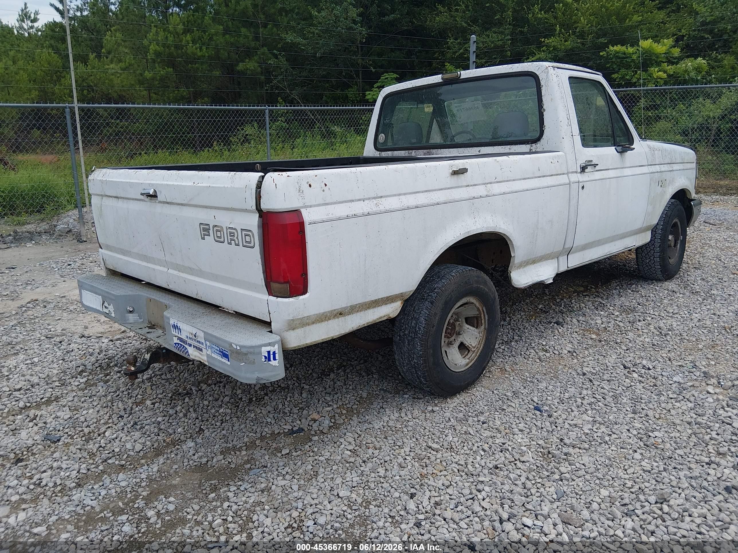 1993 Ford F150   White vin: 1FTDF15Y1PNA84704