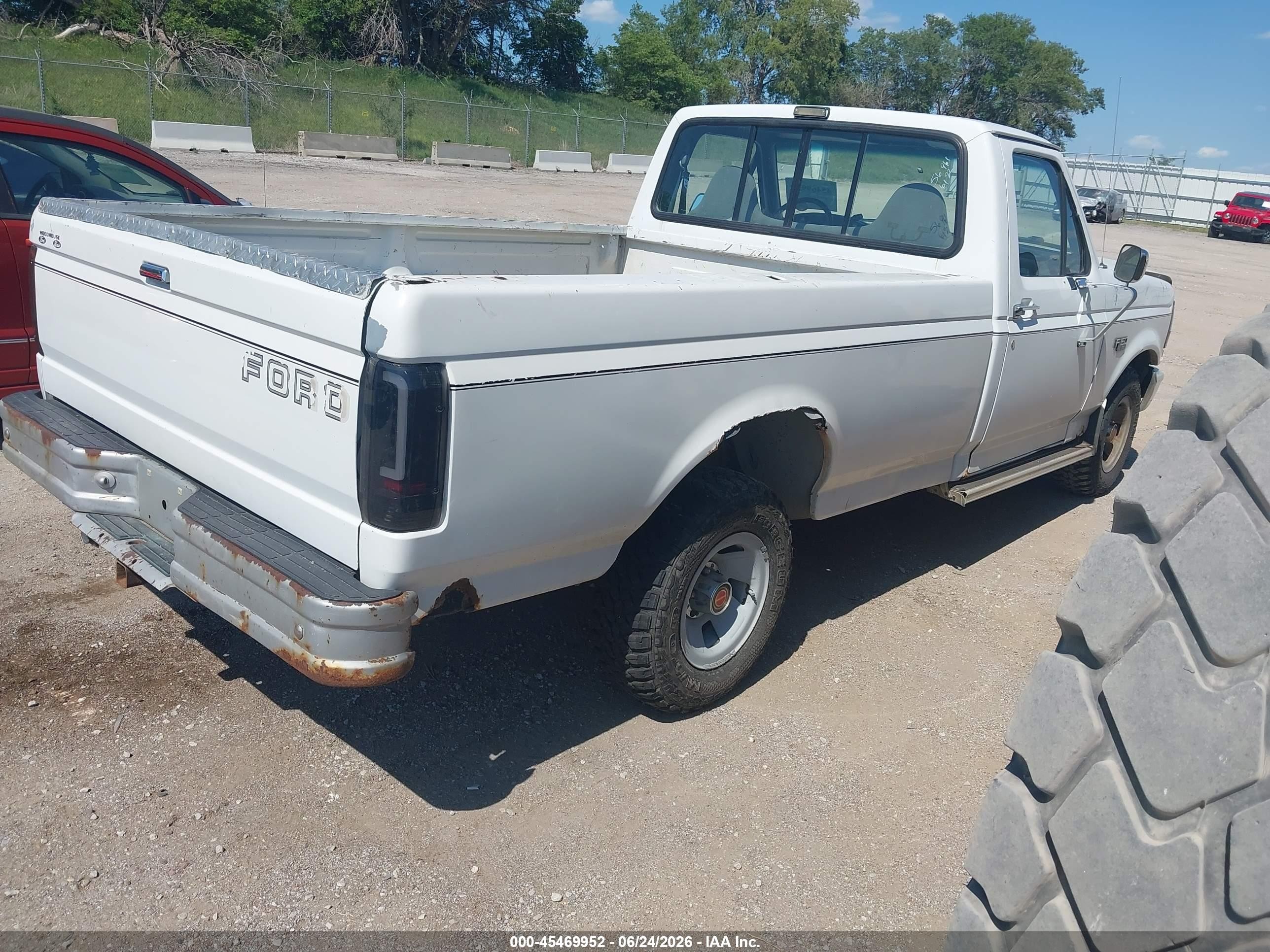1993 Ford F150   White vin: 1FTDF15Y2PLB24302