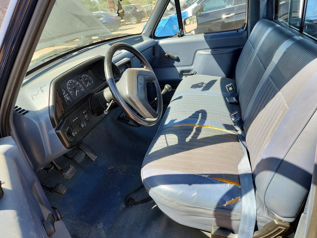 1989 Ford F150 Blue vin: 1FTDF15Y3KLB34684