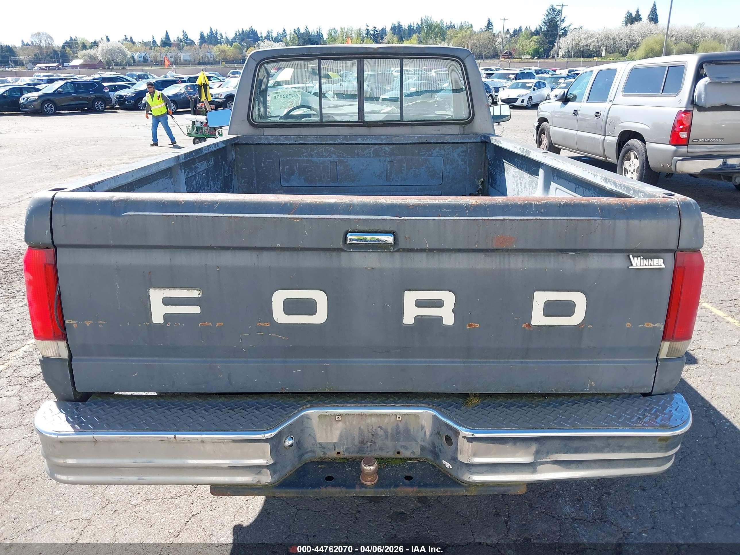 1989 Ford F150   Gray vin: 1FTDF15Y3KNA20396
