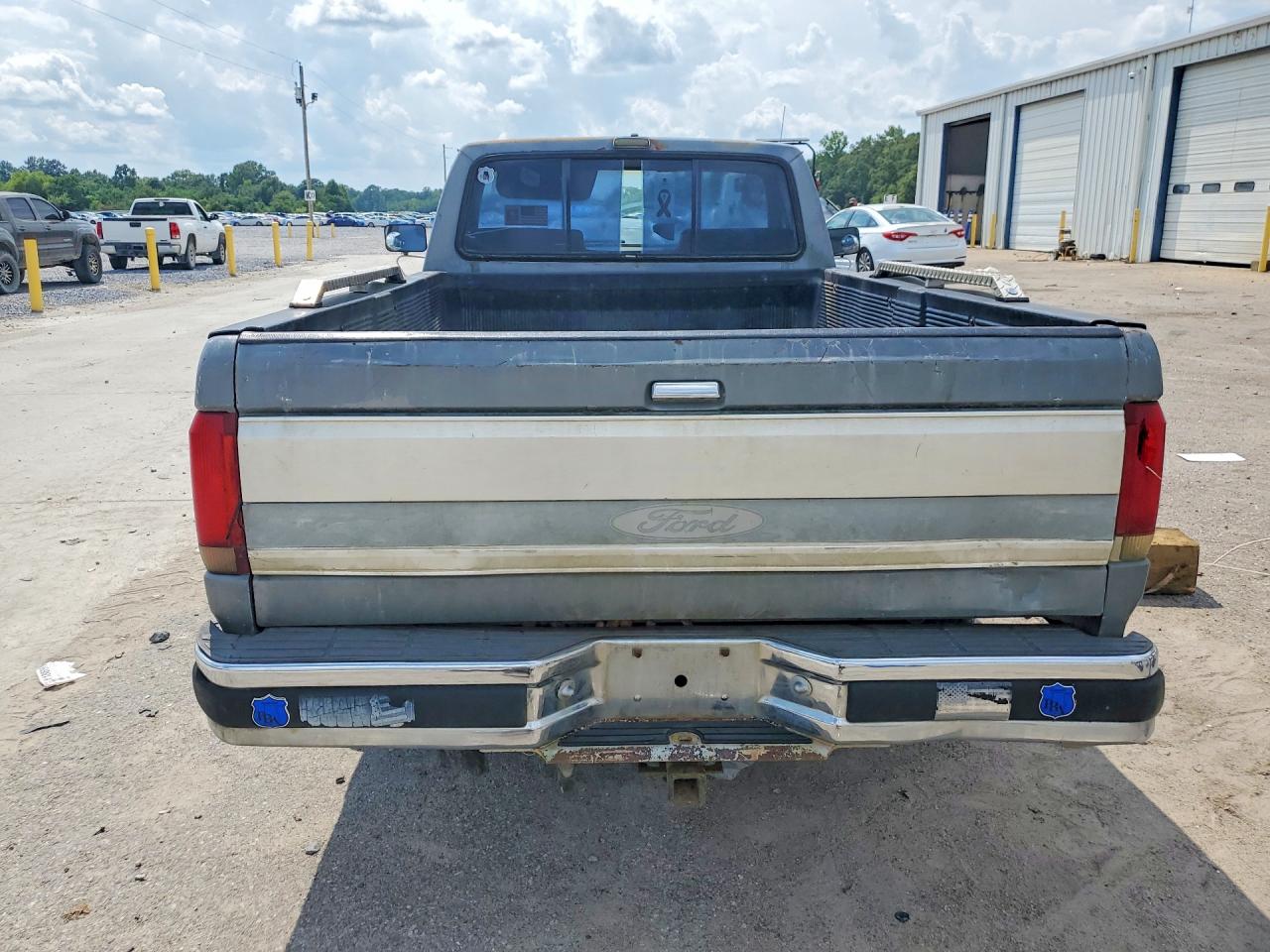 1991 Ford F150 Silver vin: 1FTDF15Y3MNA27996