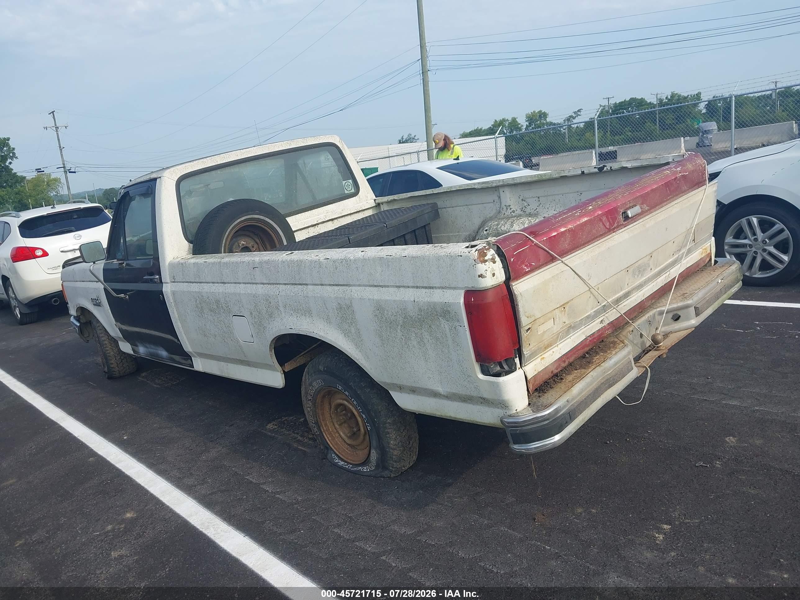 1989 Ford F150   Белый vin: 1FTDF15Y8KLA28893