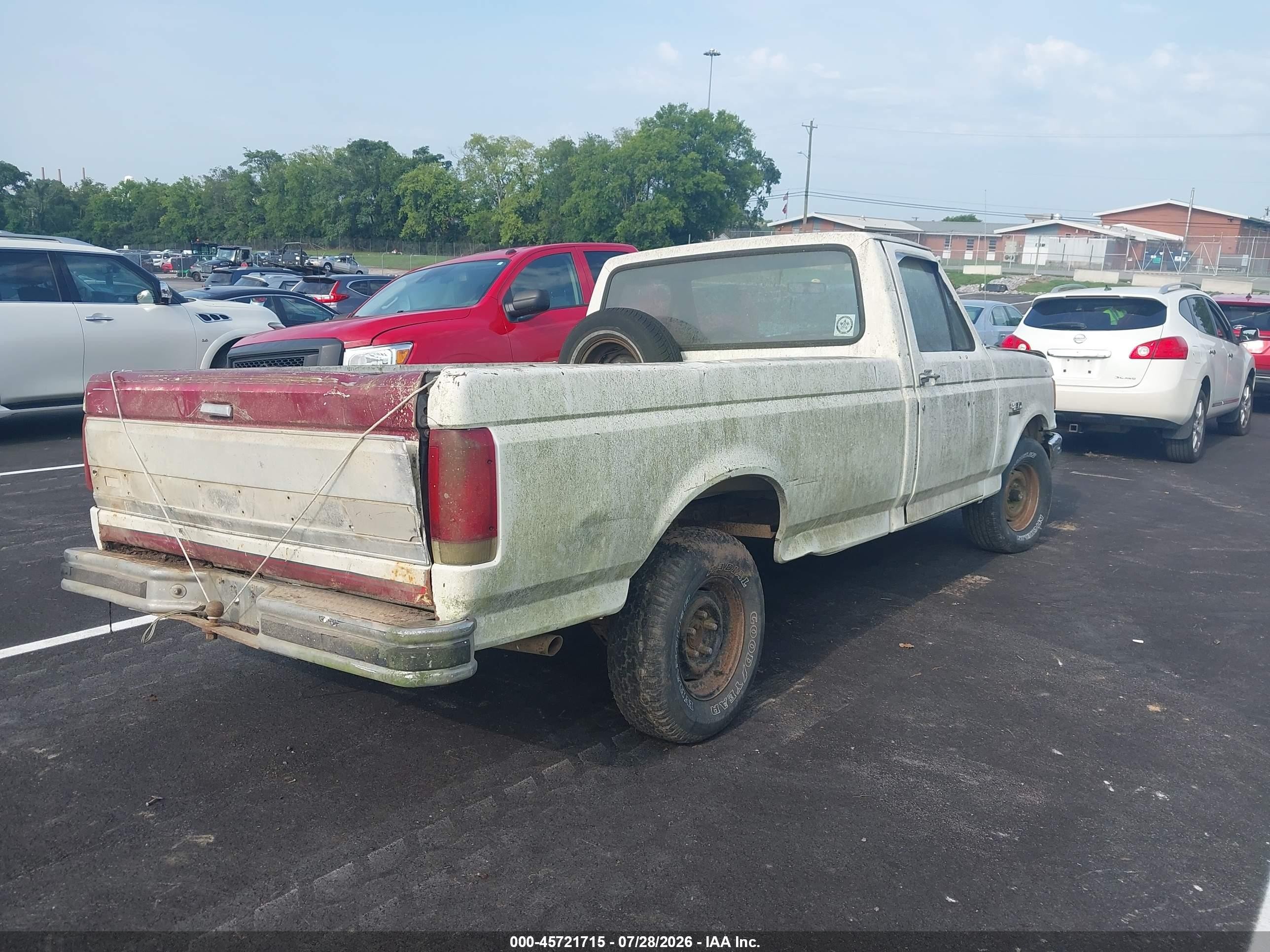 1989 Ford F150   Белый vin: 1FTDF15Y8KLA28893