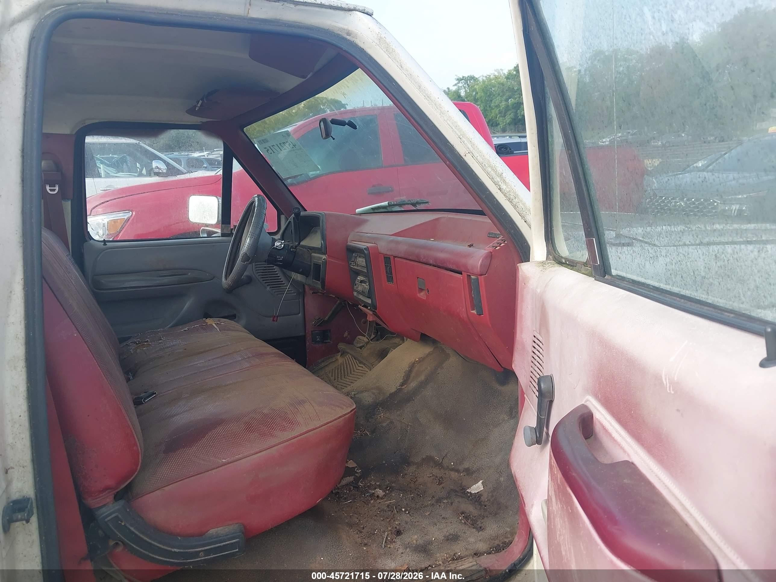 1989 Ford F150   Белый vin: 1FTDF15Y8KLA28893