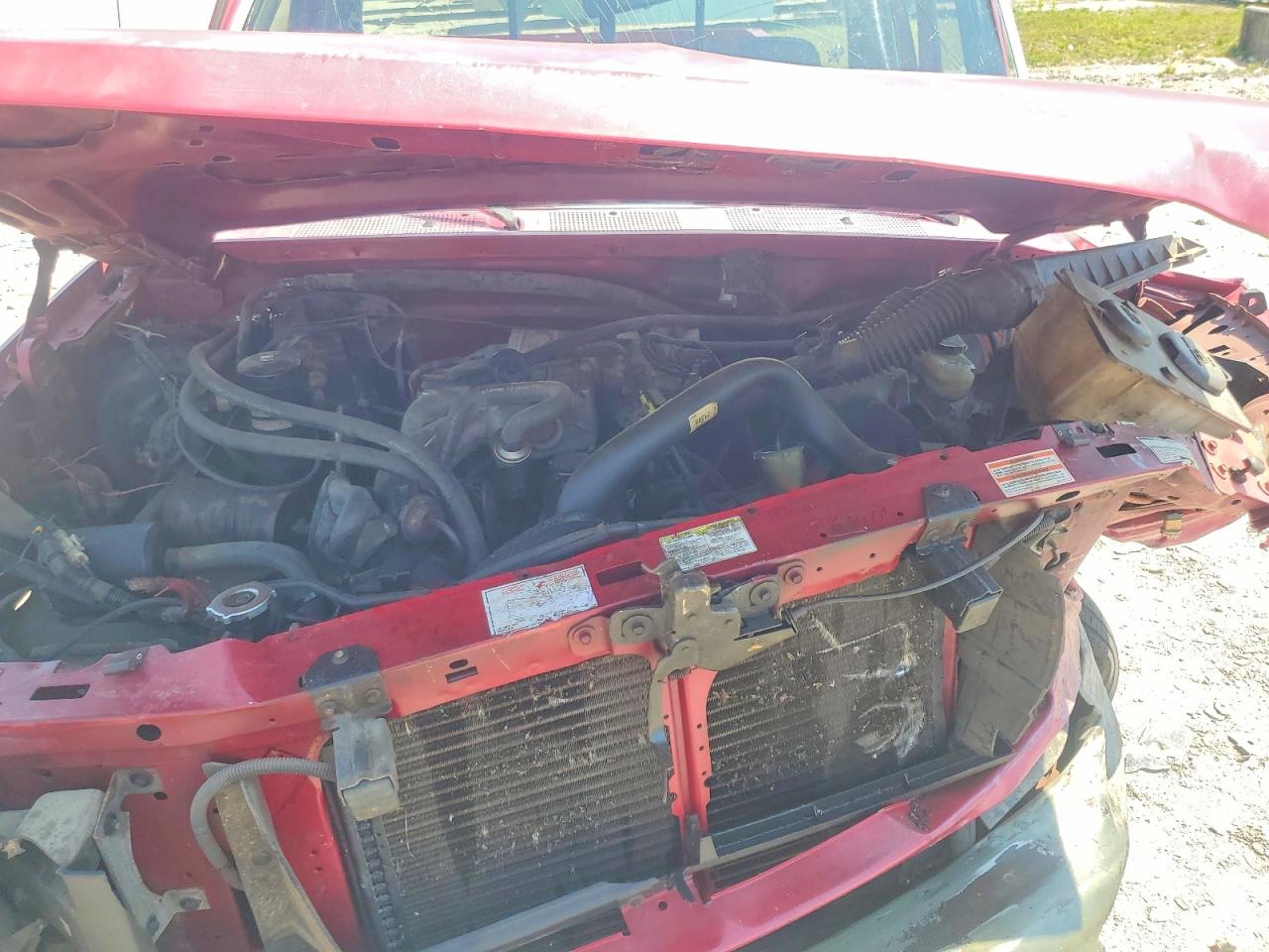 1994 Ford F150 Red vin: 1FTDF15YXRNB25592