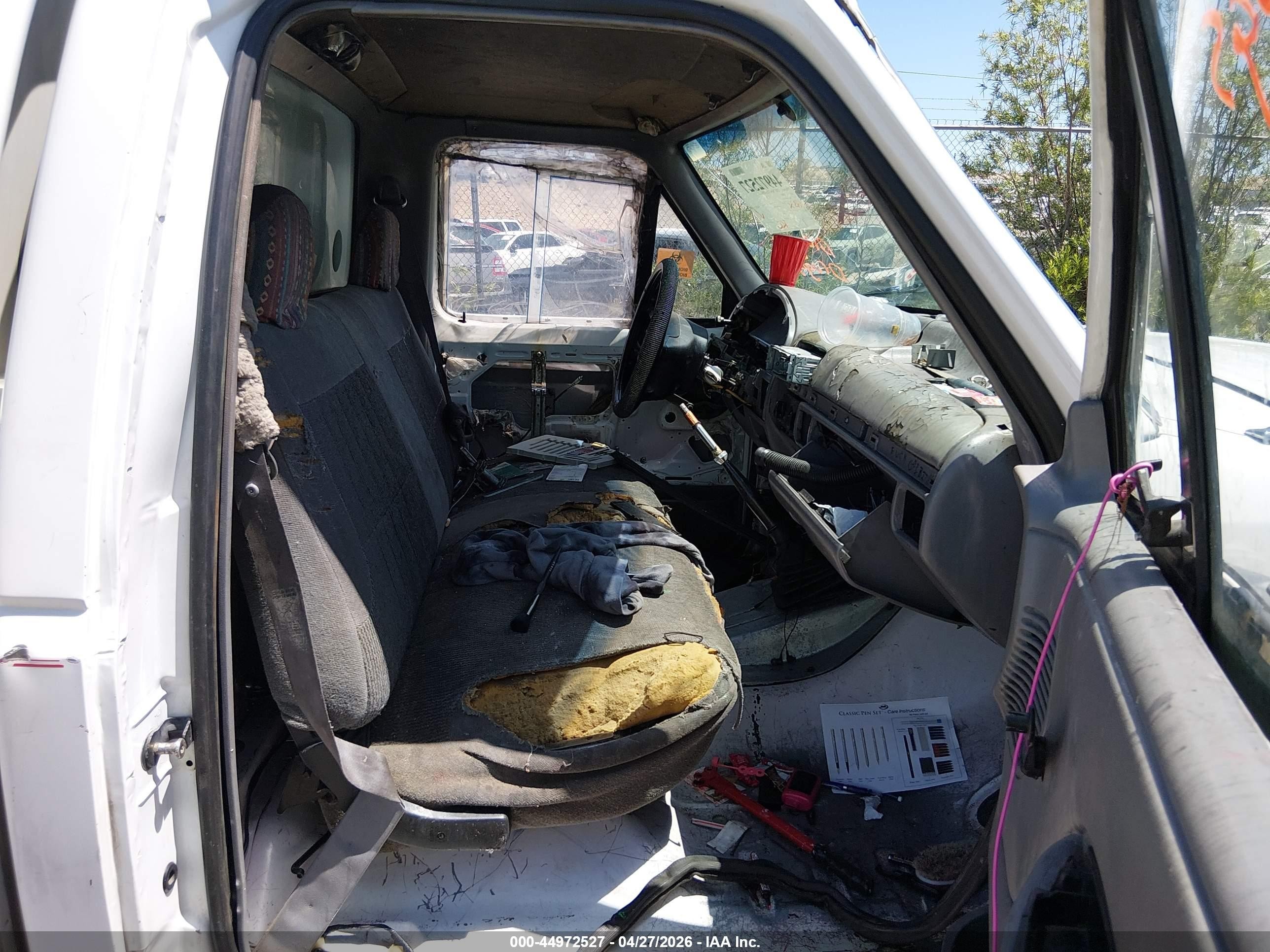 1995 Ford F150   White vin: 1FTDF15YXSNA24557