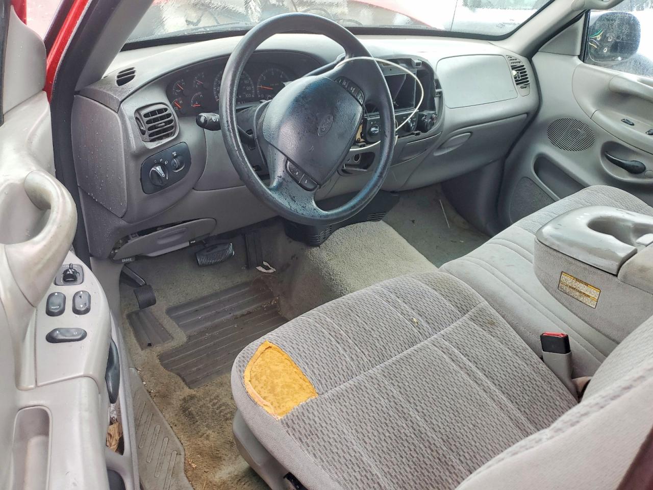 1997 Ford F150 Red vin: 1FTDF1721VNC92992