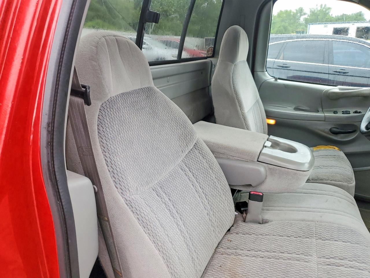 1997 Ford F150 Red vin: 1FTDF1721VNC92992
