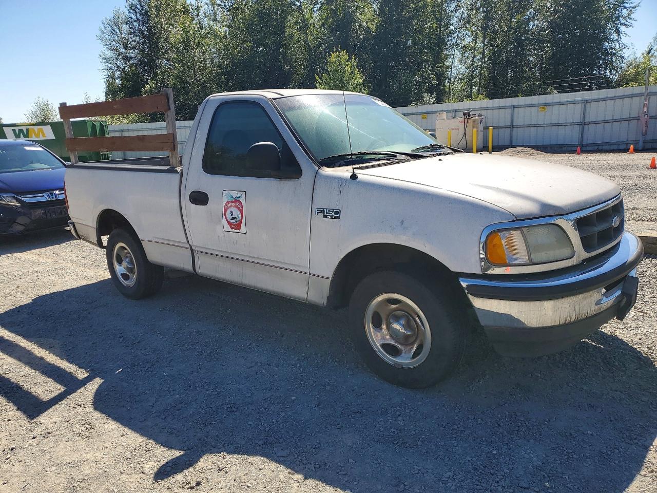 1997 Ford F150 Белый vin: 1FTDF1723VKC80117