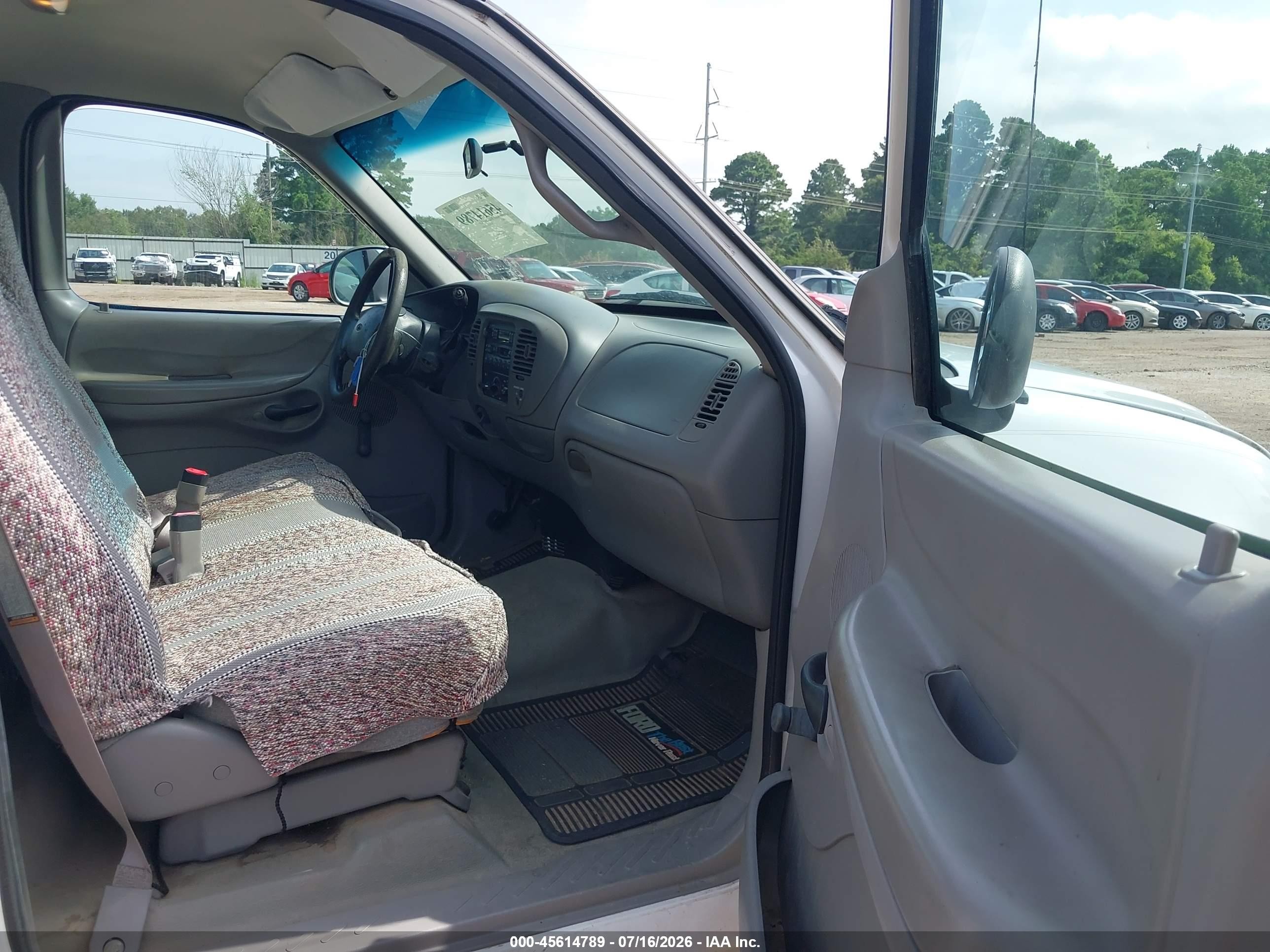 1997 Ford F-150 Standard Standard/xl/xlt White vin: 1FTDF1727VKA24336