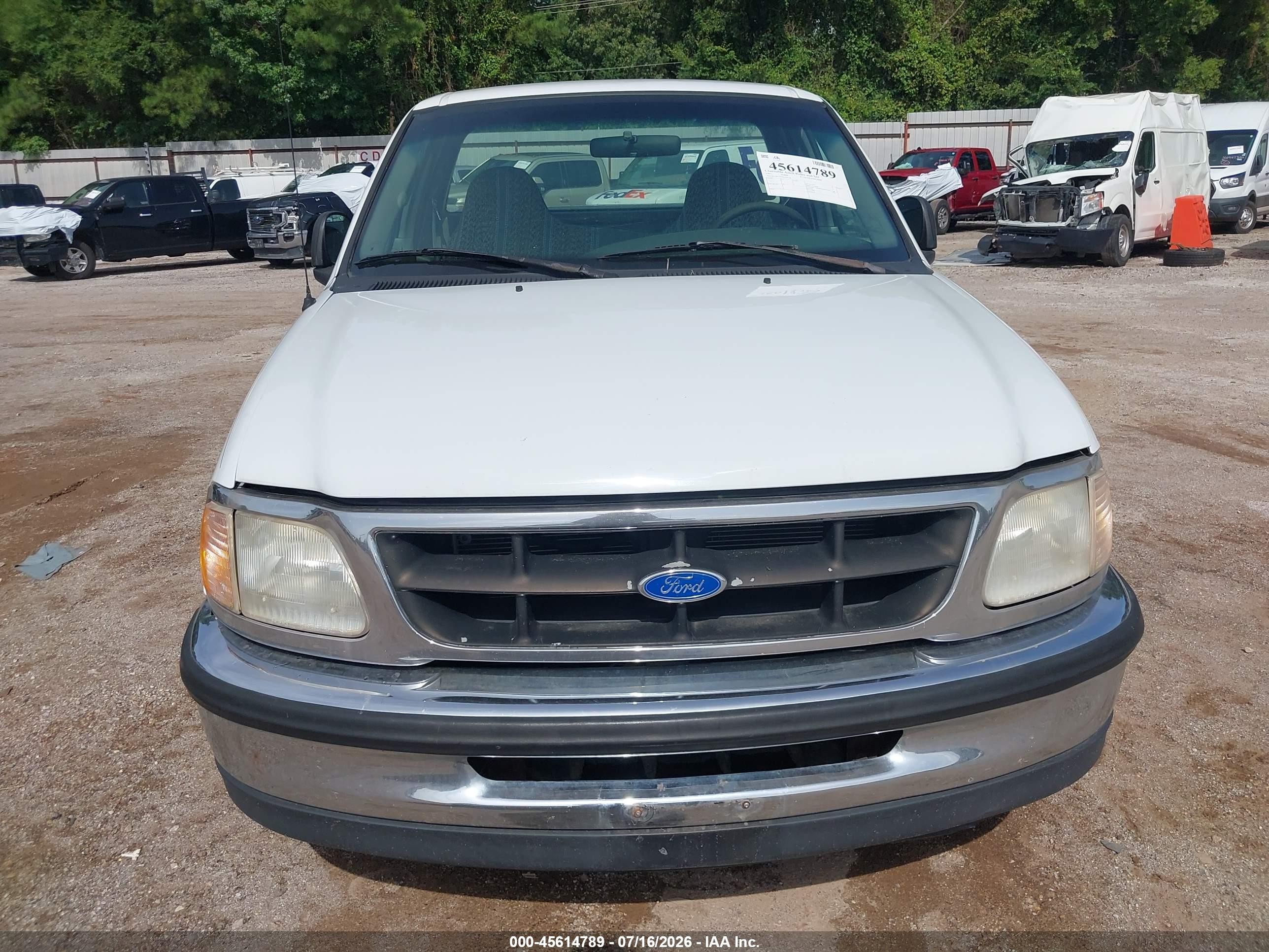 1997 Ford F-150 Standard Standard/xl/xlt White vin: 1FTDF1727VKA24336