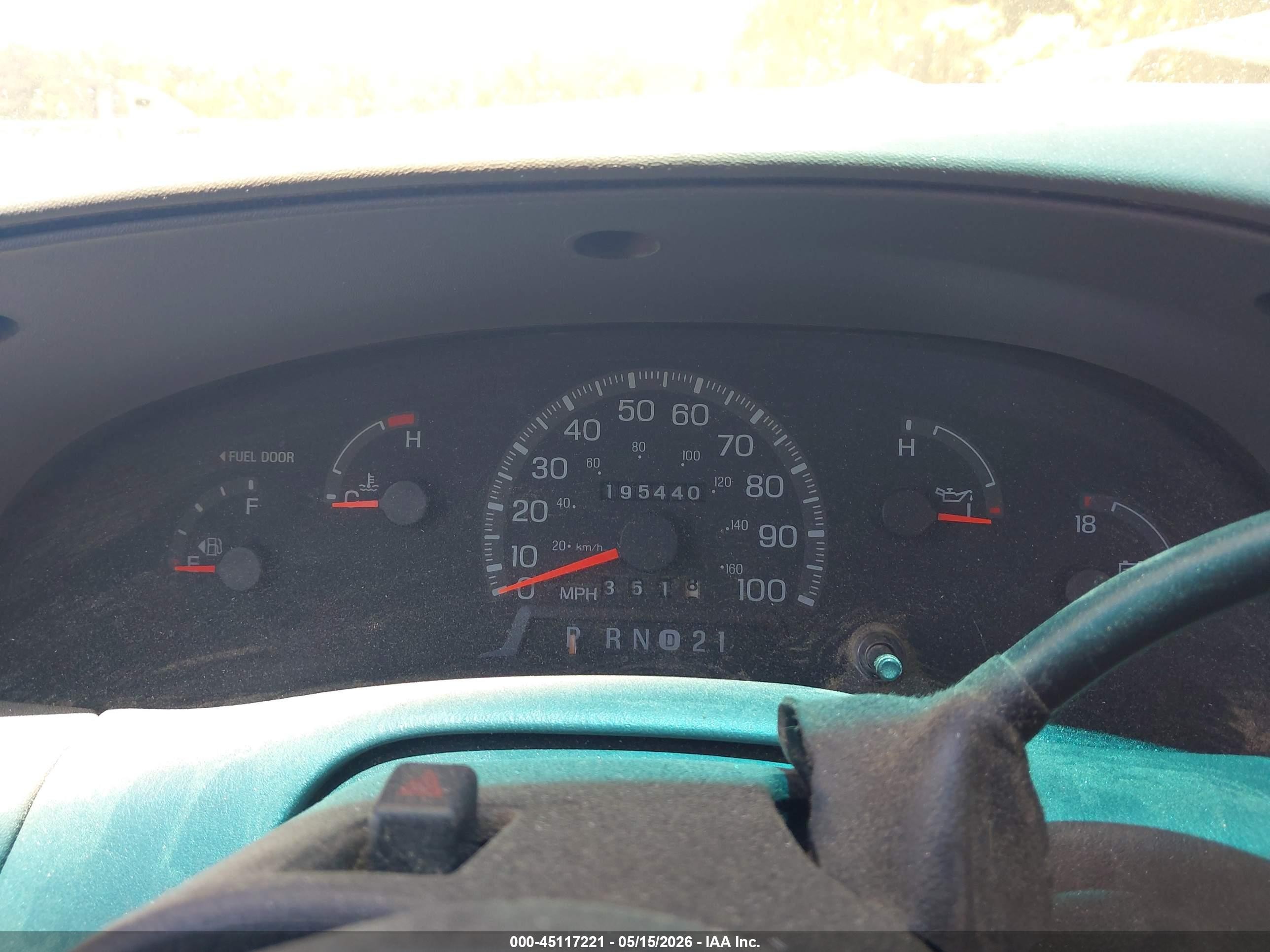 1997 Ford F-150 Standard/xl/xlt White vin: 1FTDF1727VNB65065