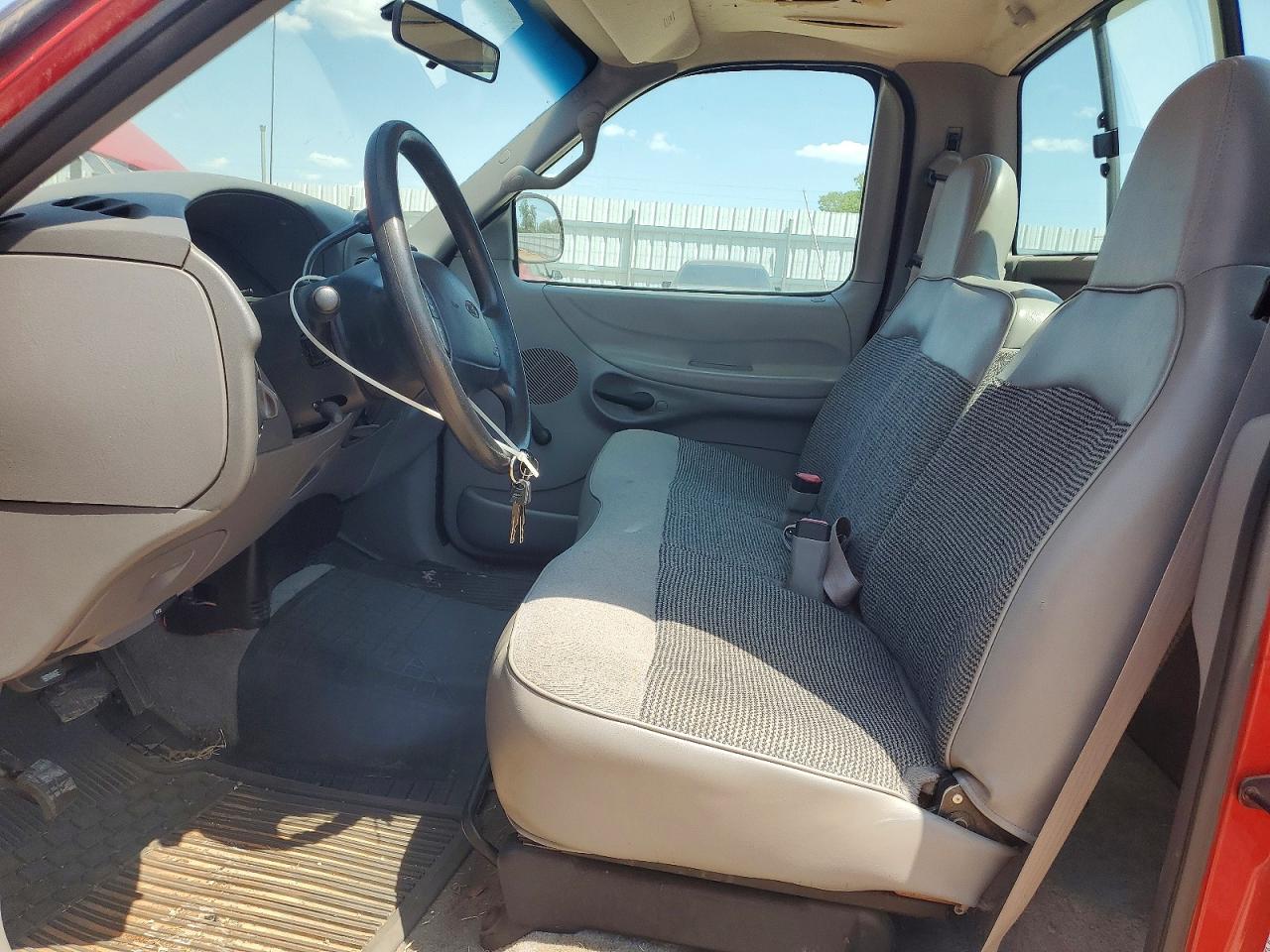 1997 Ford F150 Red vin: 1FTDF1761VKC32201