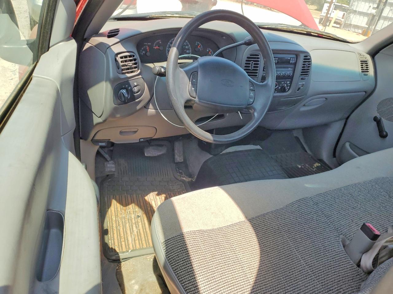 1997 Ford F150 Red vin: 1FTDF1761VKC32201
