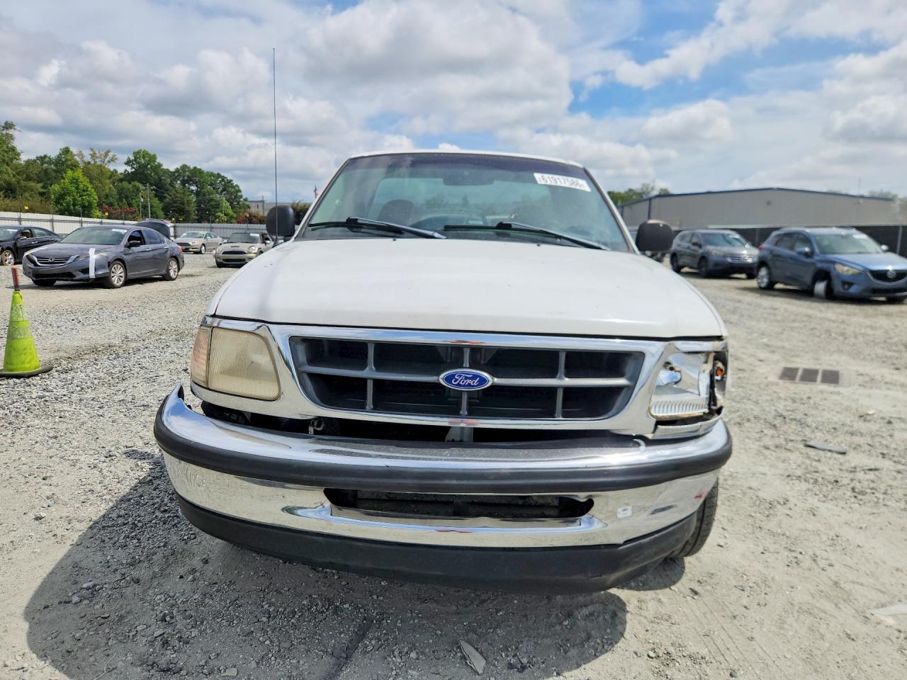 1997 Ford F150 Белый vin: 1FTDF176XVNA32013
