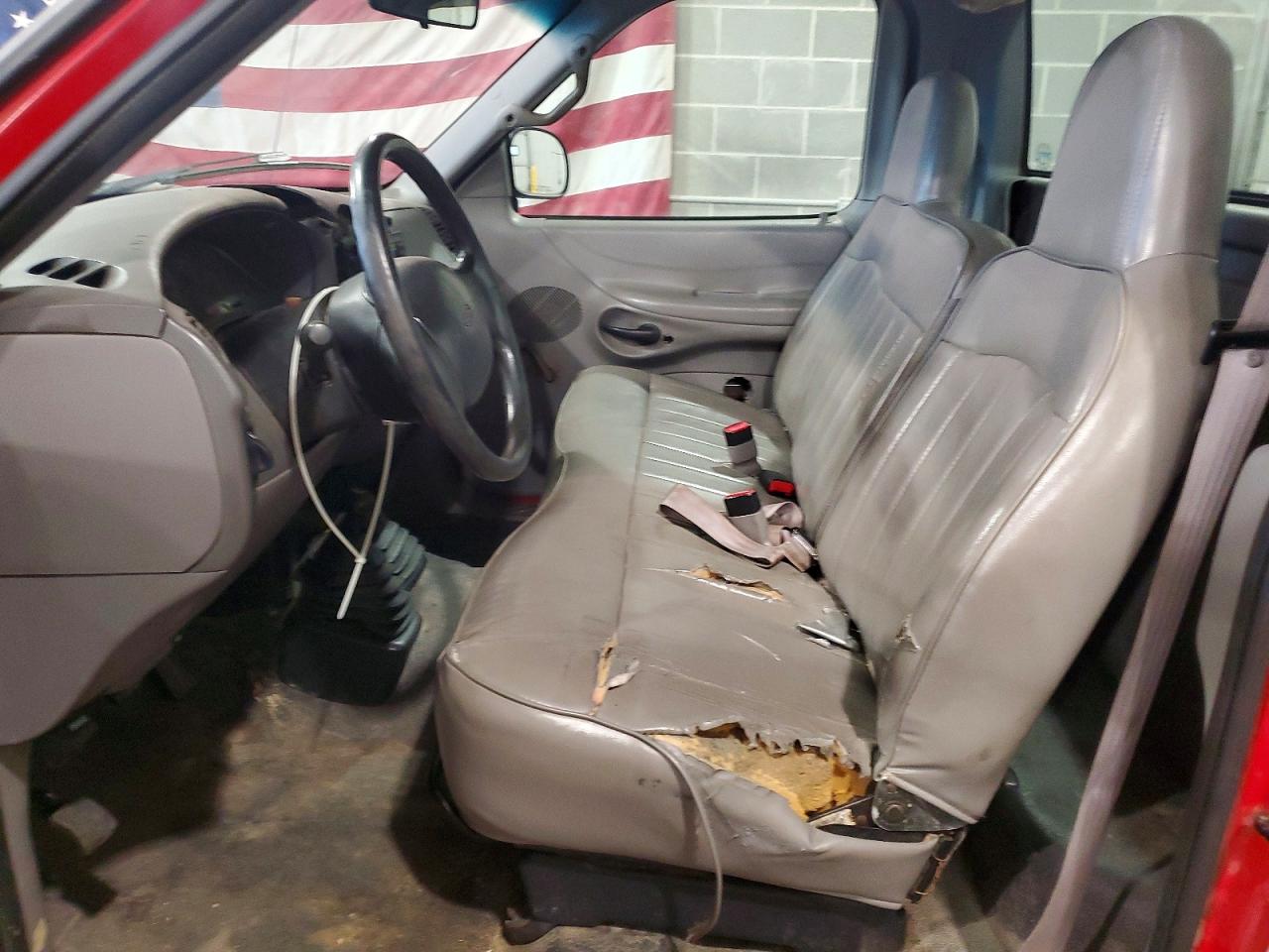 1997 Ford F150 Red vin: 1FTDF1821VND42708