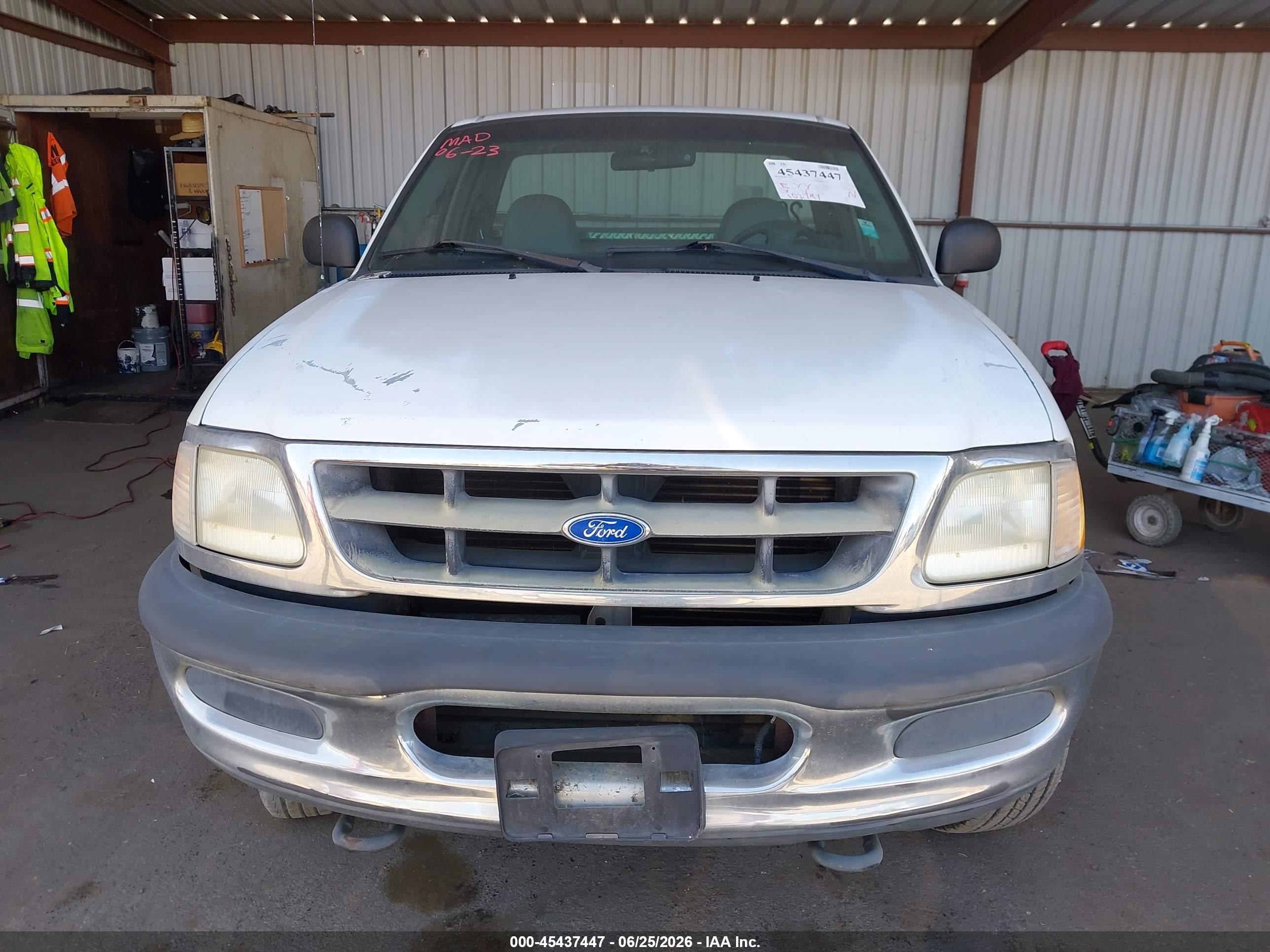 1997 Ford F-150 Standard Standard/xl/xlt White vin: 1FTDF1823VKD38757