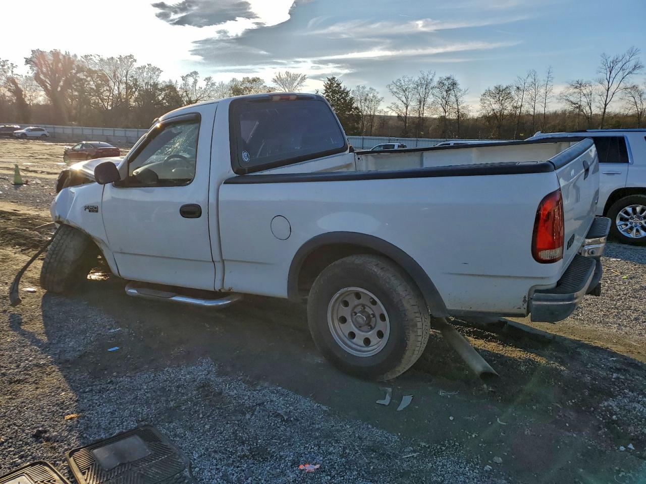 1997 Ford F150 White vin: 1FTDF1867VNC54880