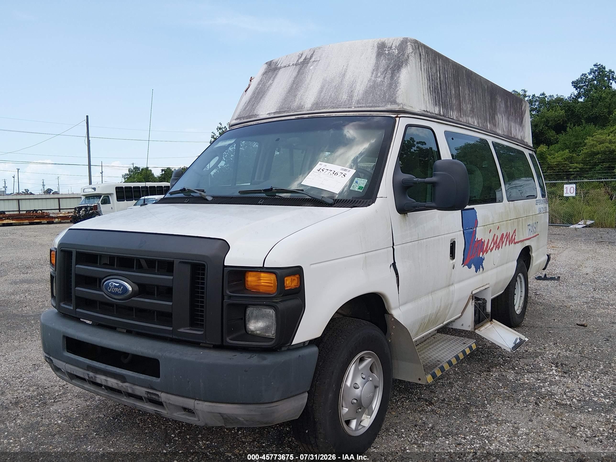 2010 Ford E-350 Super Duty Commercial/recreational Белый vin: 1FTDS3EL9ADA57601