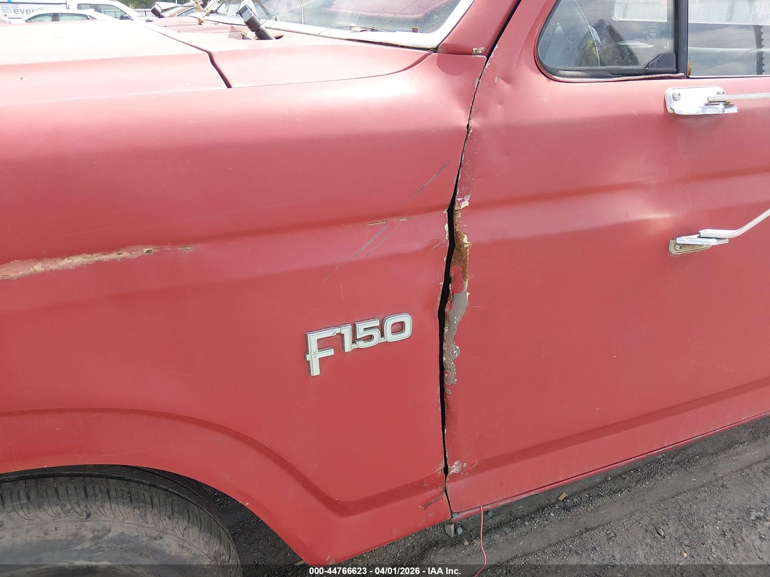 1982 Ford F150   Red vin: 1FTDX15E3CKA41304
