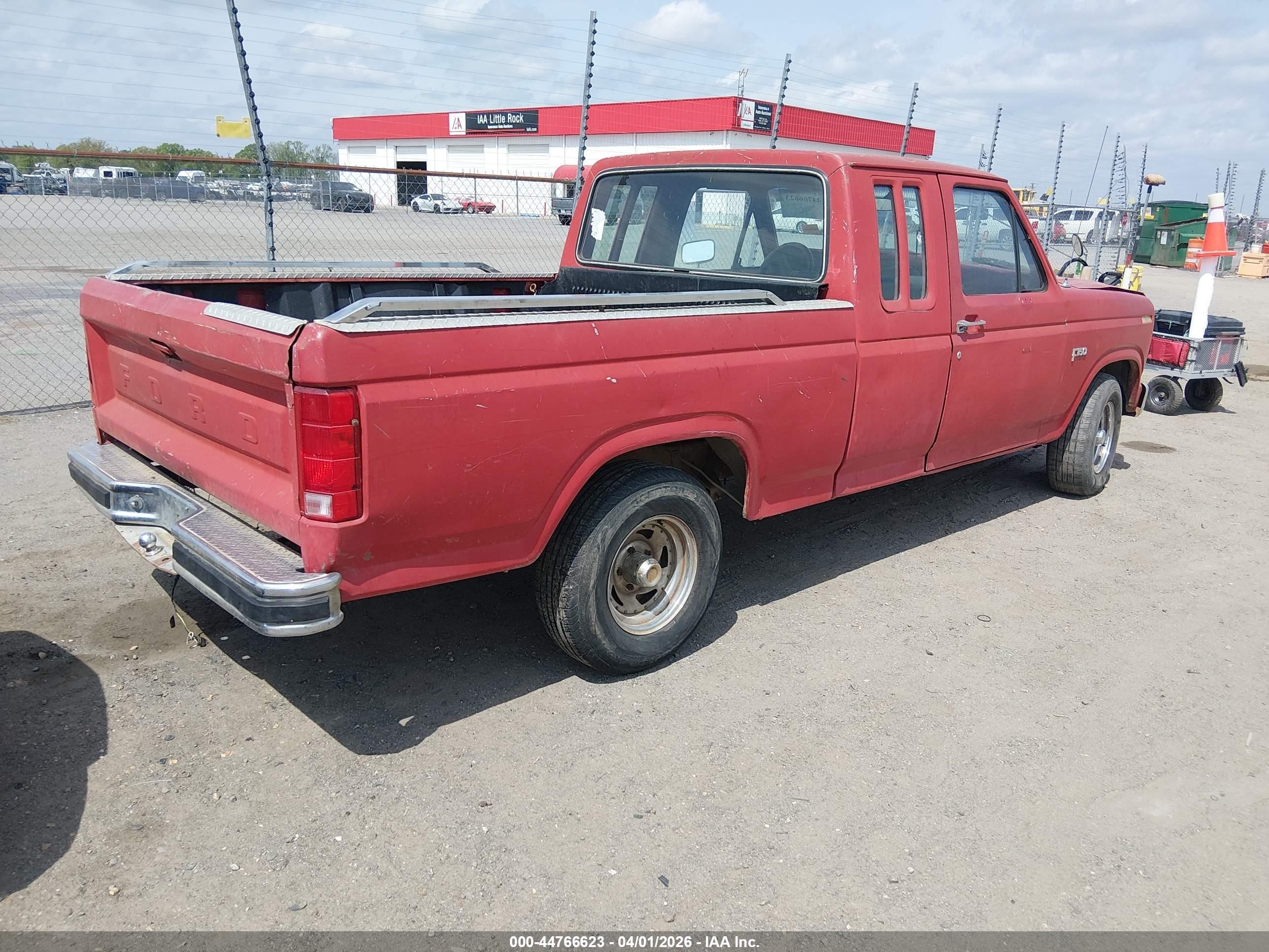 1982 Ford F150   Red vin: 1FTDX15E3CKA41304