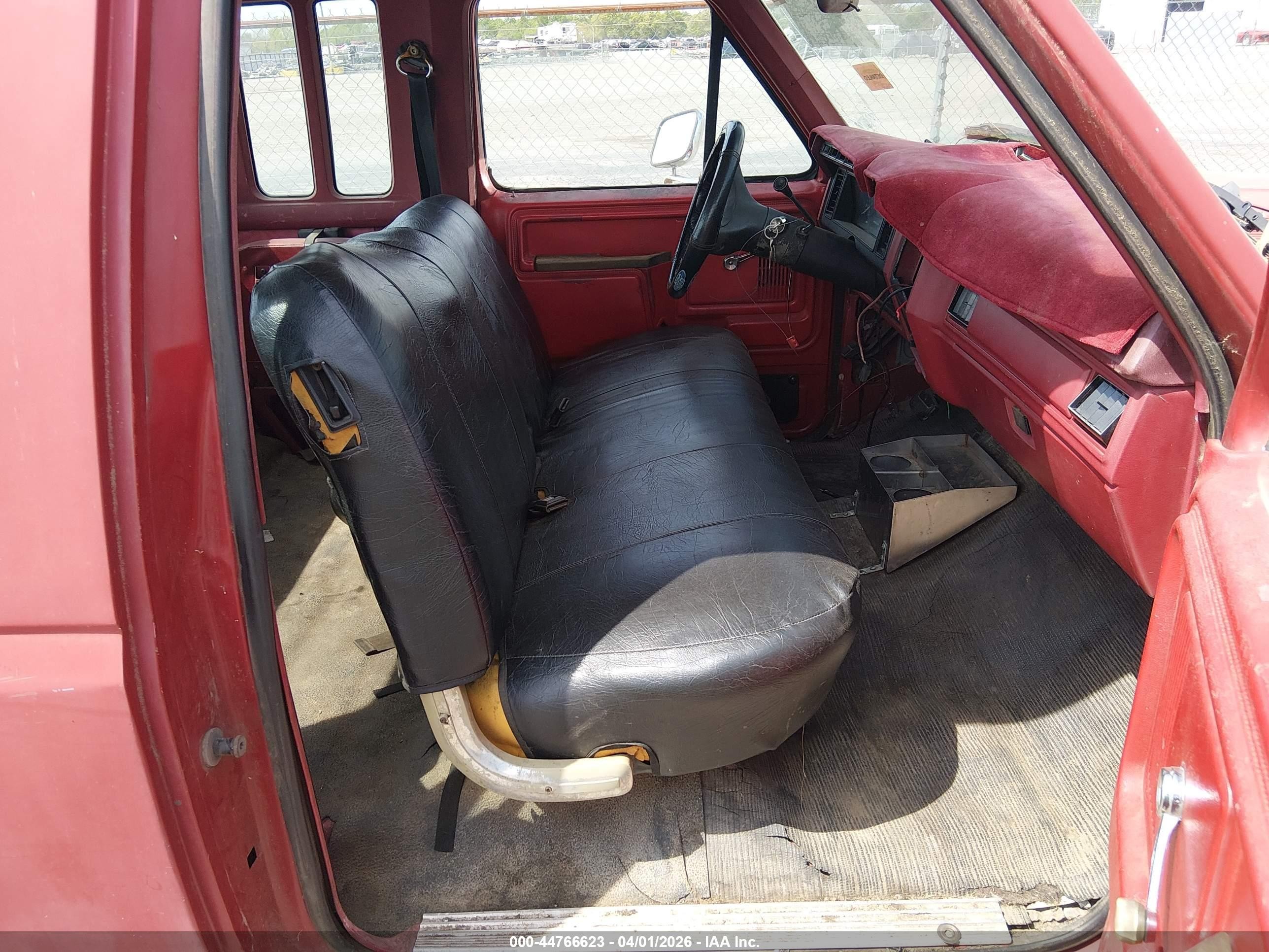 1982 Ford F150   Red vin: 1FTDX15E3CKA41304