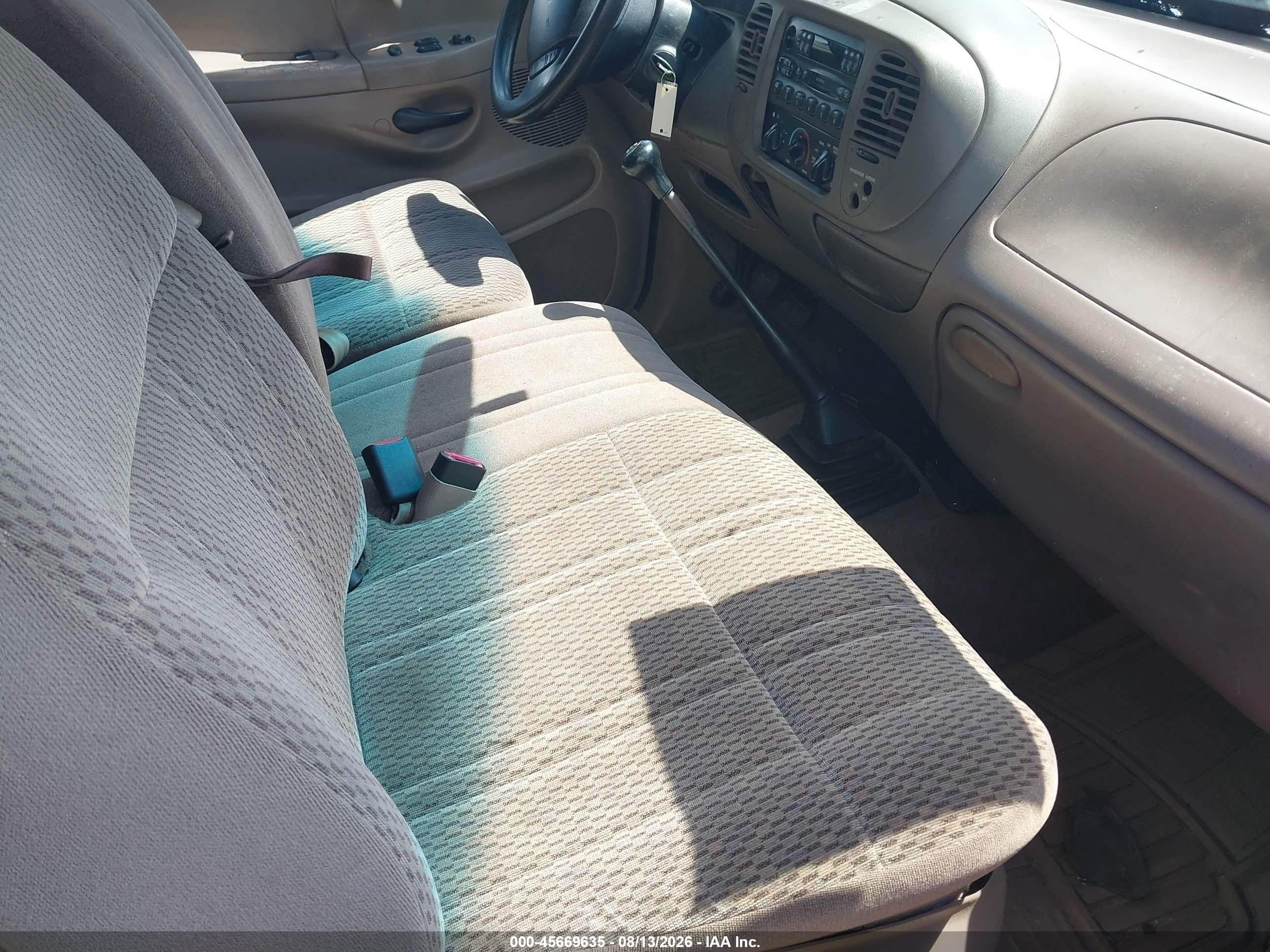 1997 Ford F-150 Standard Standard/xl/xlt White vin: 1FTDX1720VNB06355