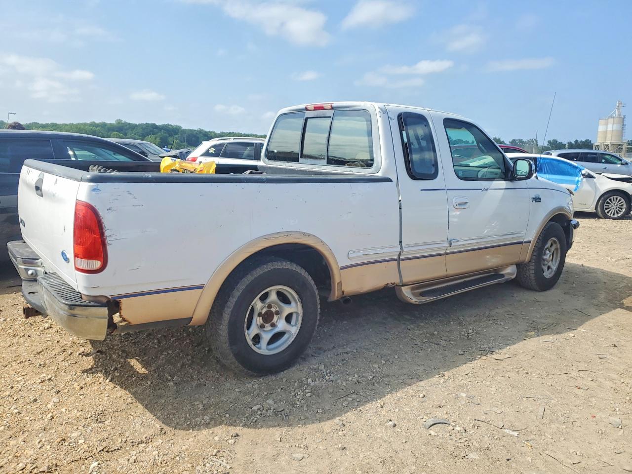 1997 Ford F150 White vin: 1FTDX1761VKB11066