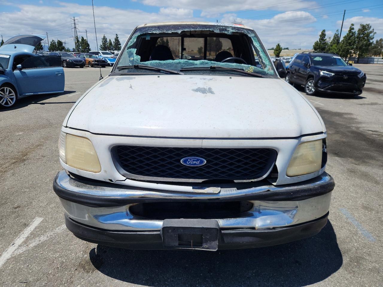 1997 Ford F150 White vin: 1FTDX1762VKA49113