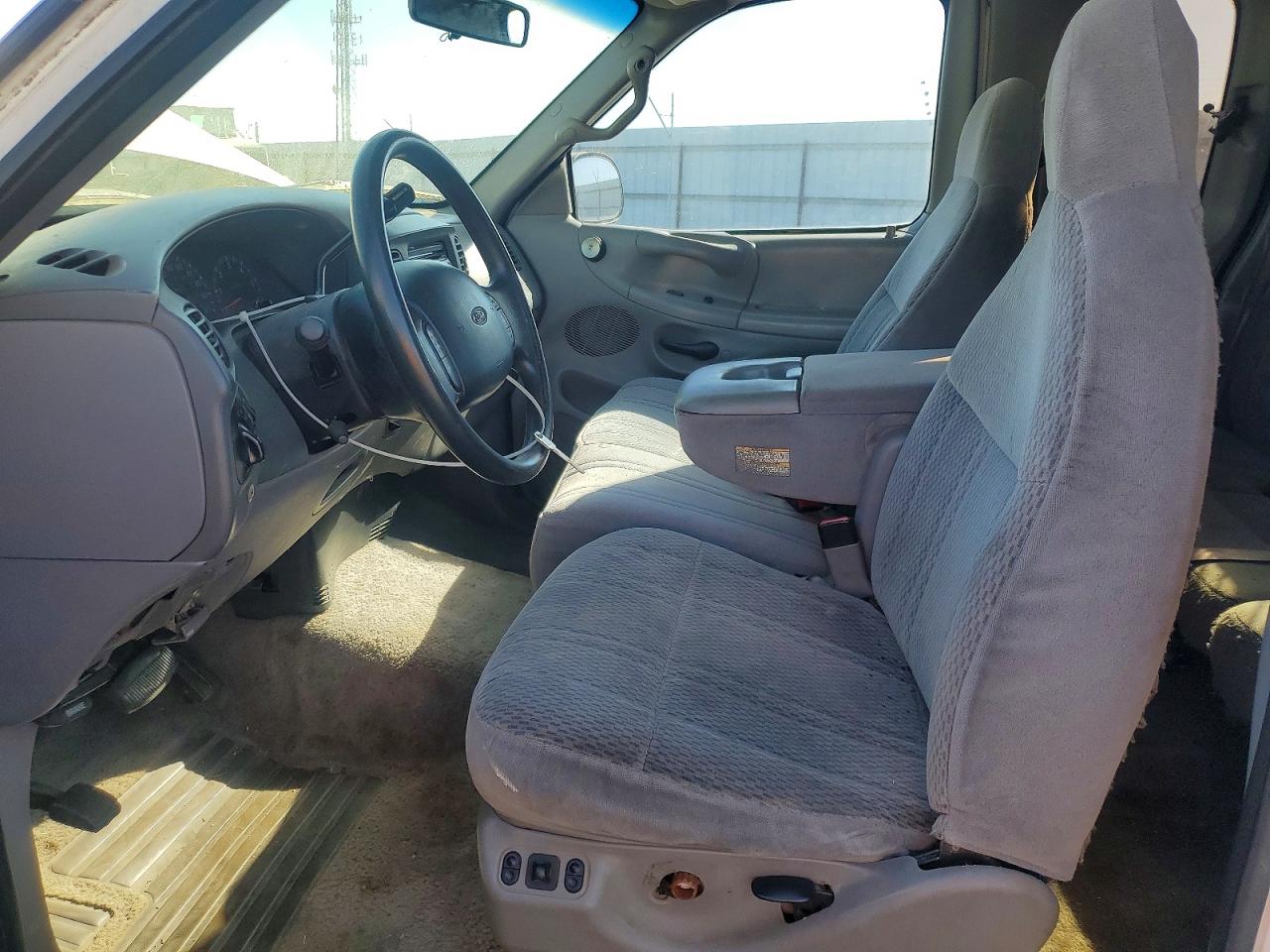 1997 Ford F150 Белый vin: 1FTDX1864VKA12644