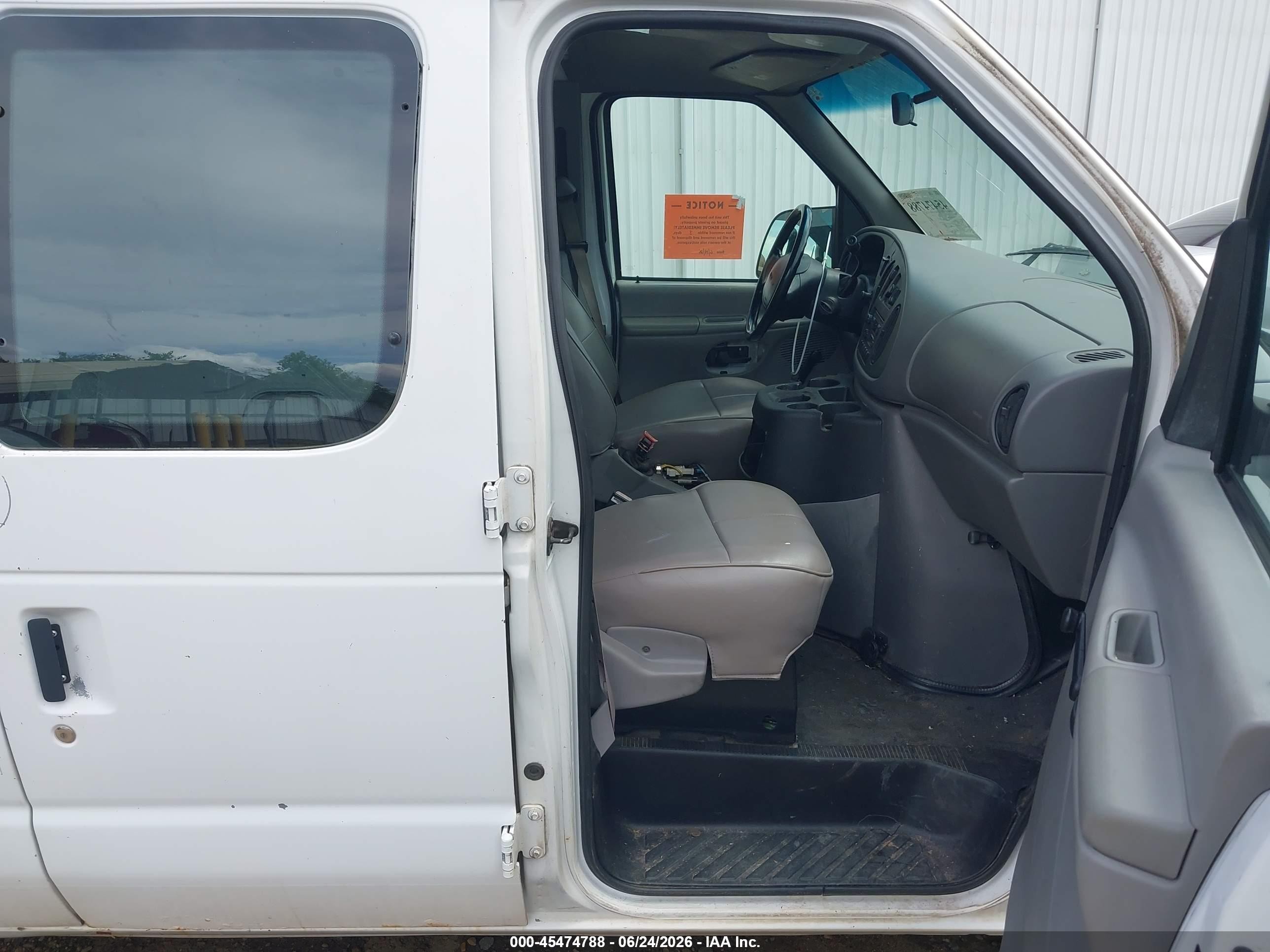1997 Ford E-150 Standard White vin: 1FTEE1426VHB47943