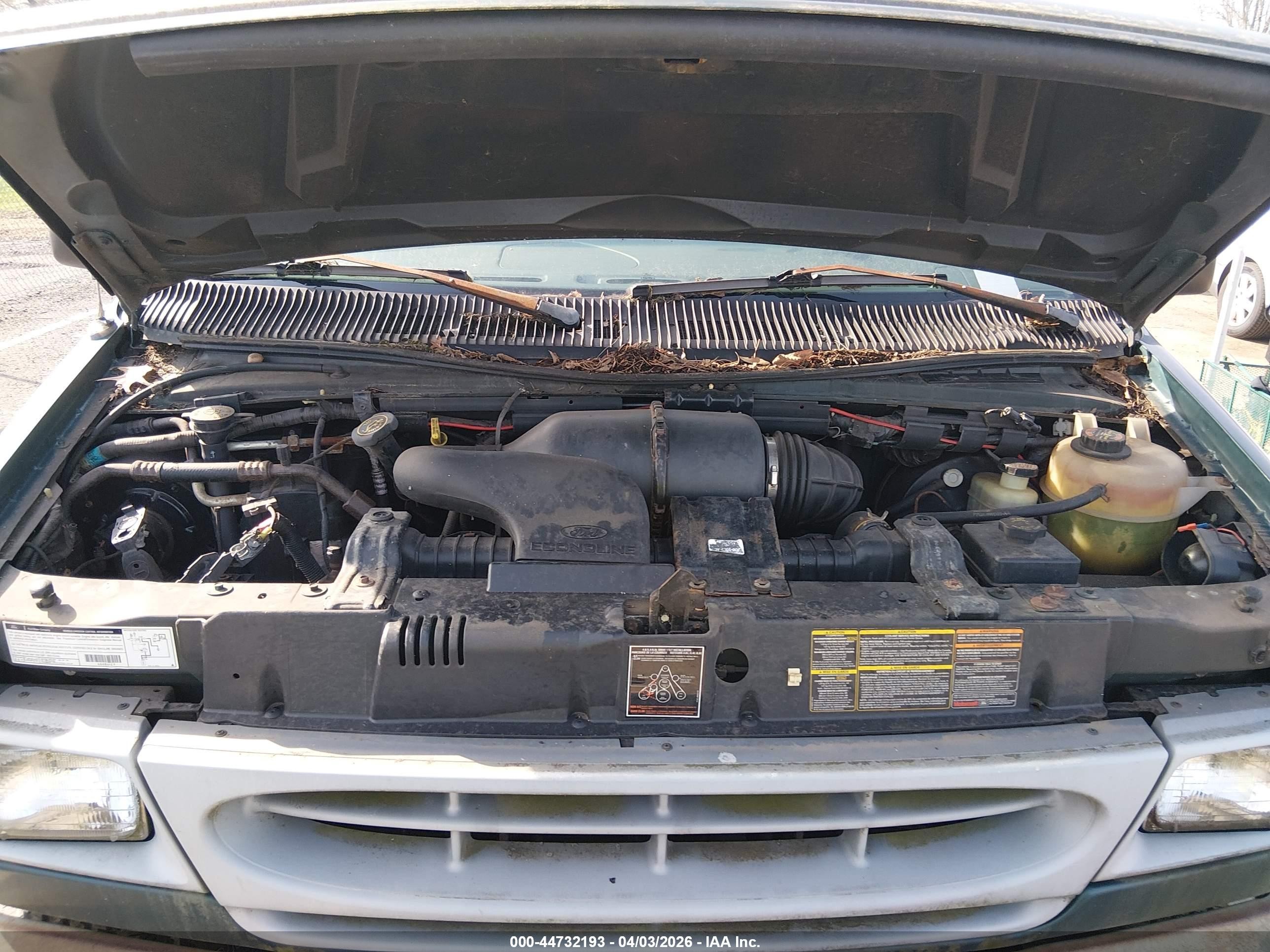 1997 Ford E-150 Standard Green vin: 1FTEE1464VHB68020
