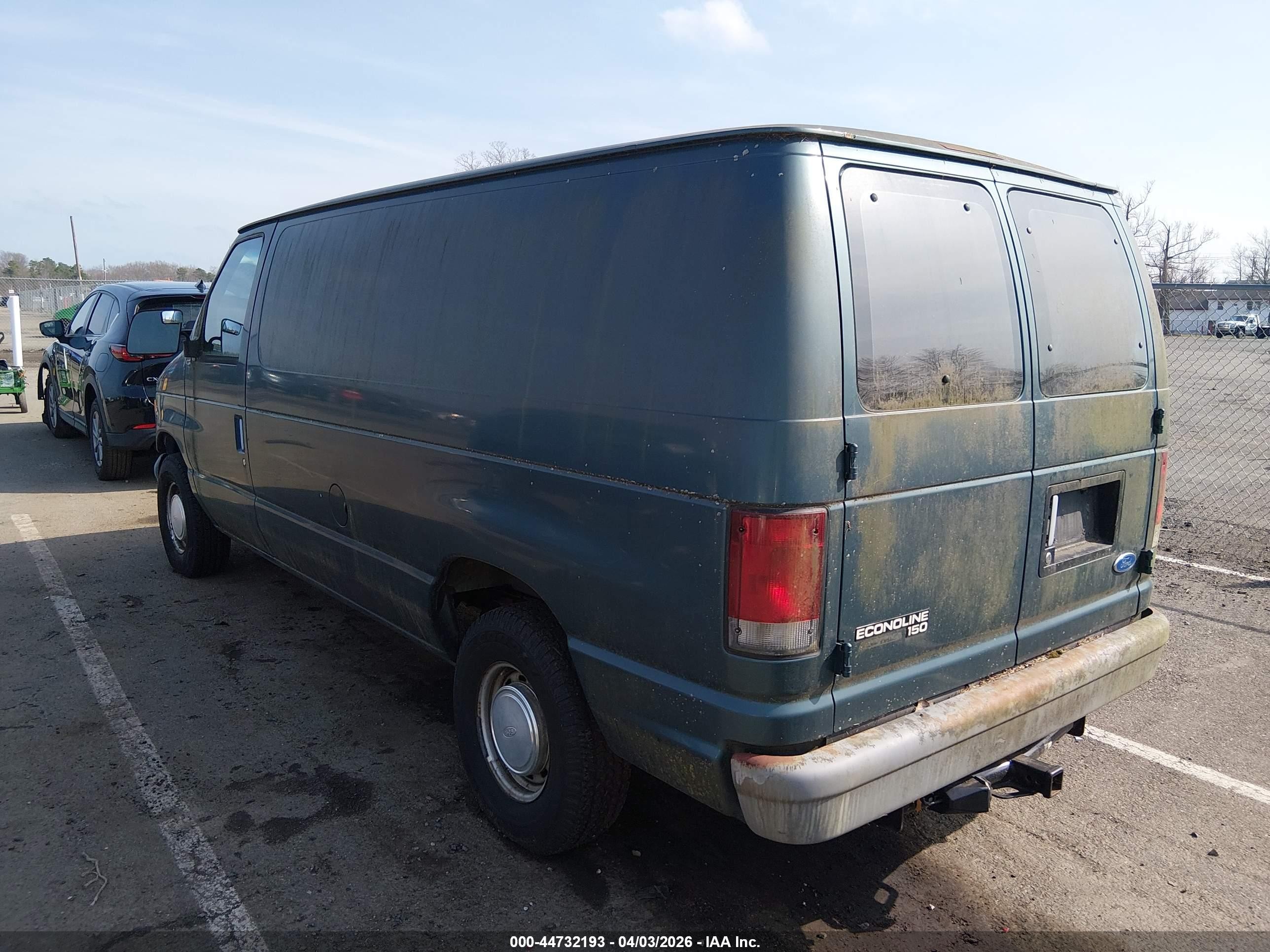 1997 Ford E-150 Standard Green vin: 1FTEE1464VHB68020