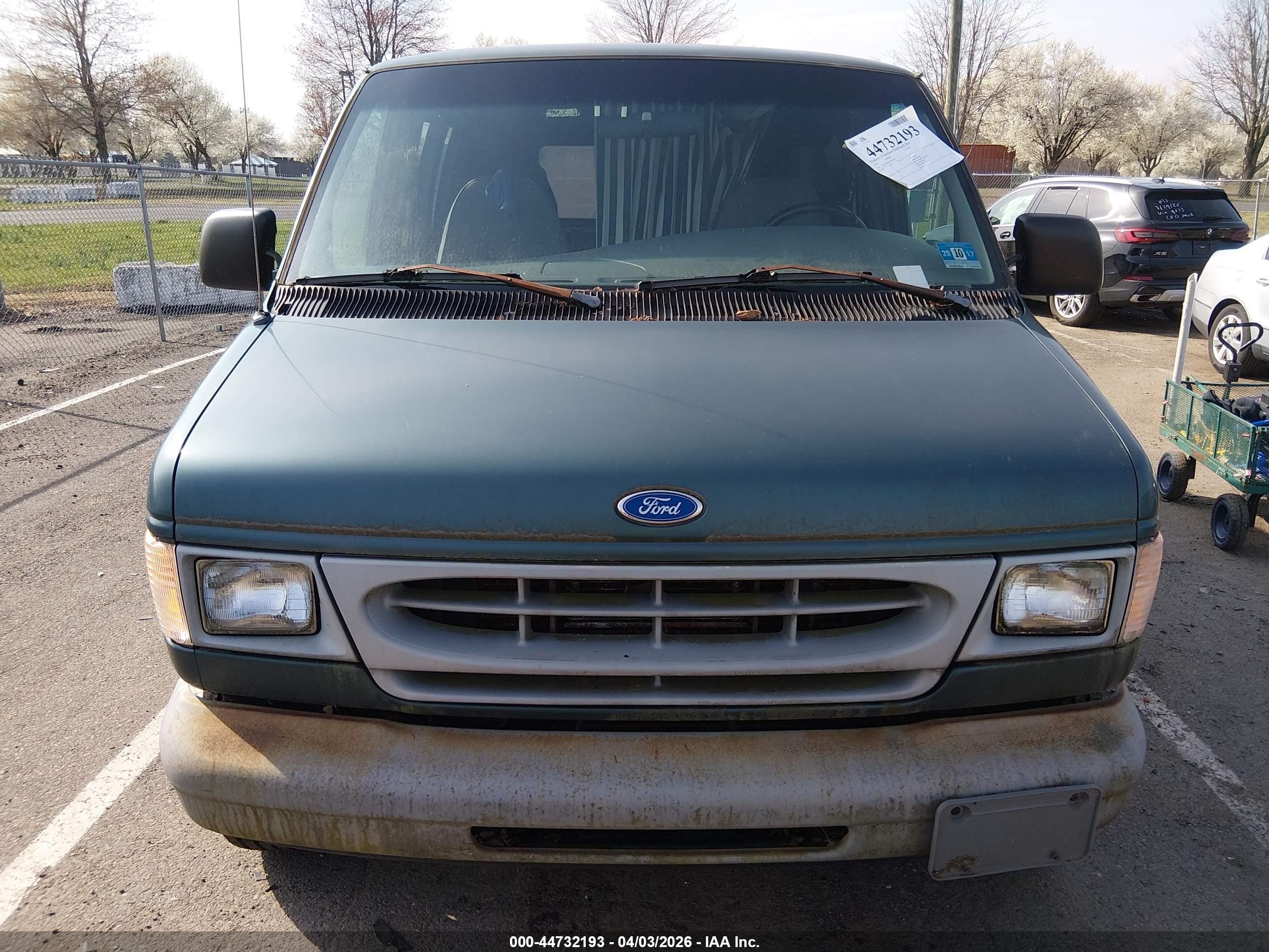 1997 Ford E-150 Standard Green vin: 1FTEE1464VHB68020