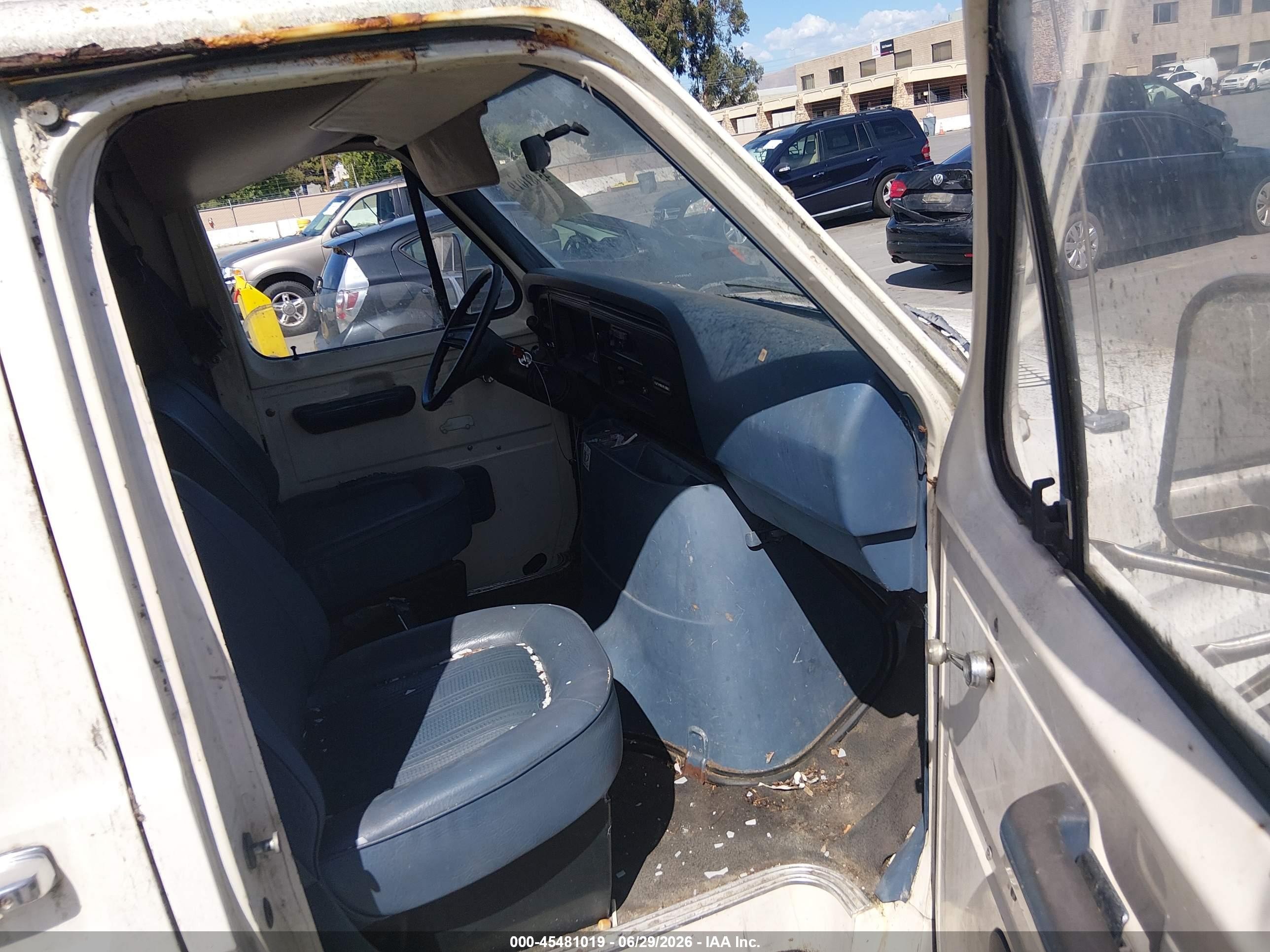 1987 Ford Econoline E150 Van White vin: 1FTEE14Y4HHA53105