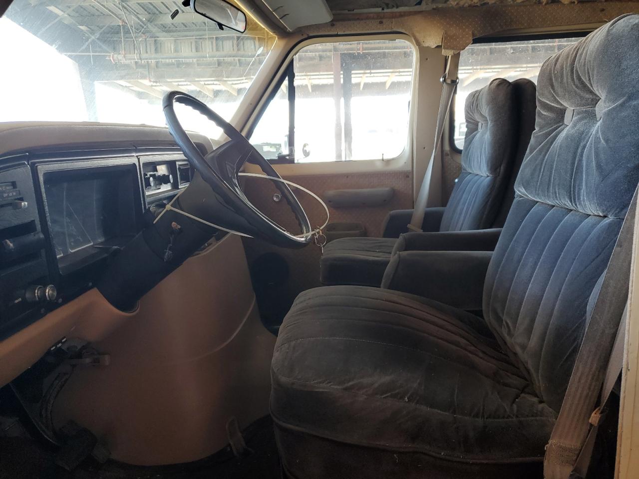 1984 Ford Econoline E250 Van Beige vin: 1FTEE24F5EHB13825
