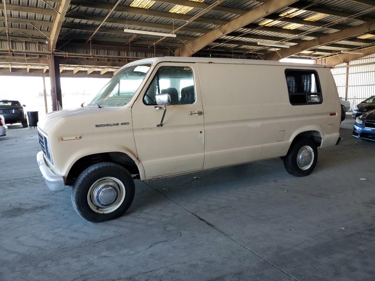 1984 Ford Econoline E250 Van Beige vin: 1FTEE24F5EHB13825