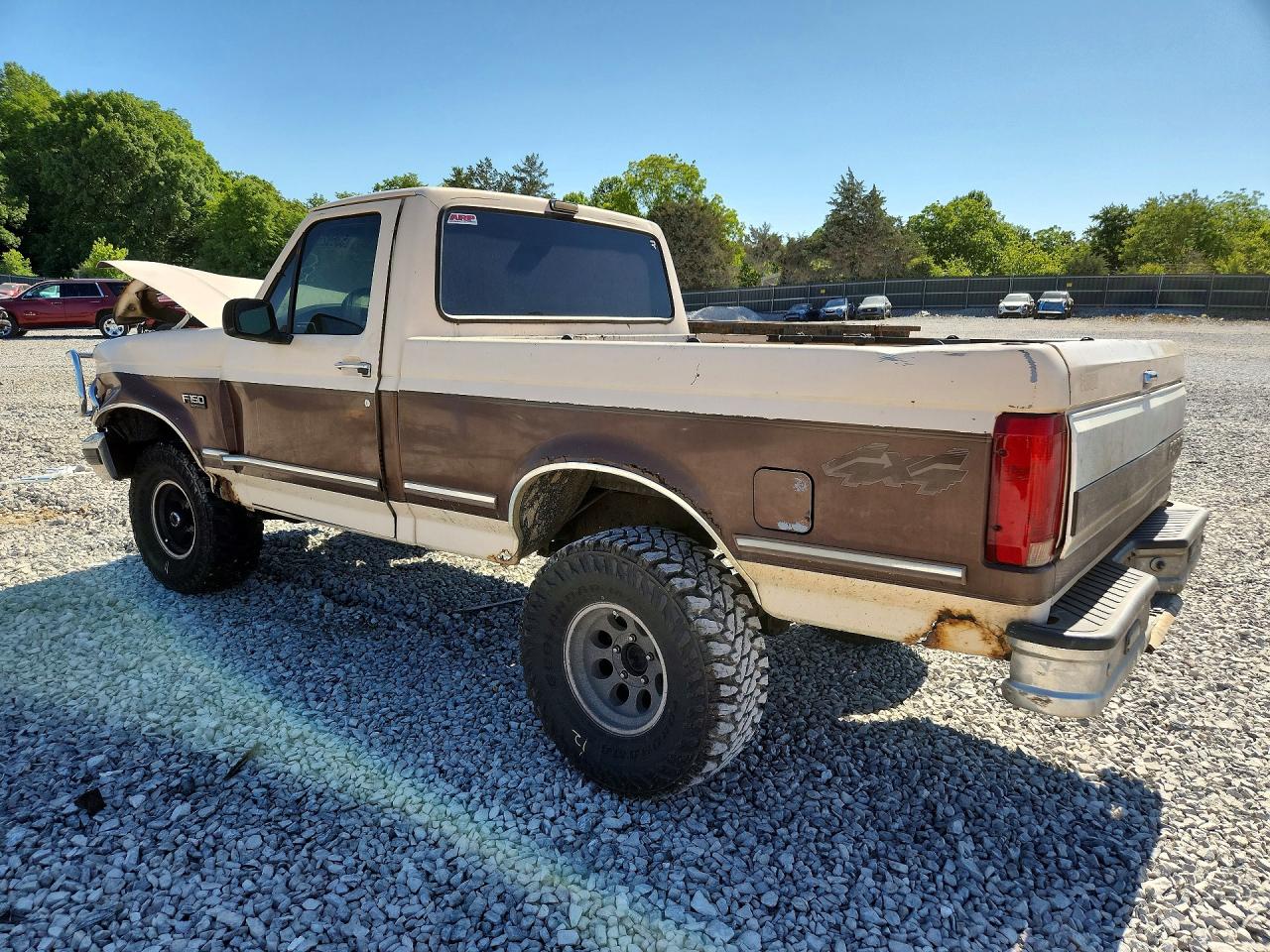 1993 Ford F150 Two Tone vin: 1FTEF14H3PNA01439