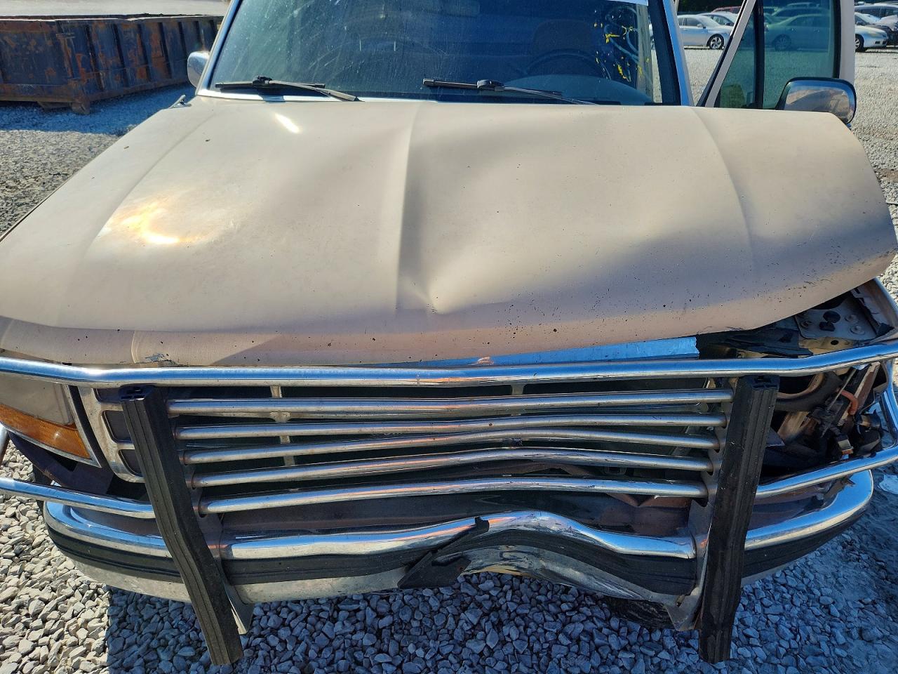 1993 Ford F150 Two Tone vin: 1FTEF14H3PNA01439