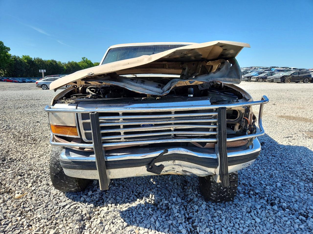 1993 Ford F150 Two Tone vin: 1FTEF14H3PNA01439