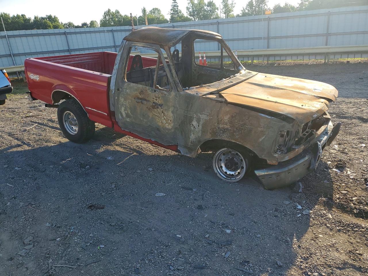 1996 Ford F150 Red vin: 1FTEF14N1TLB12969