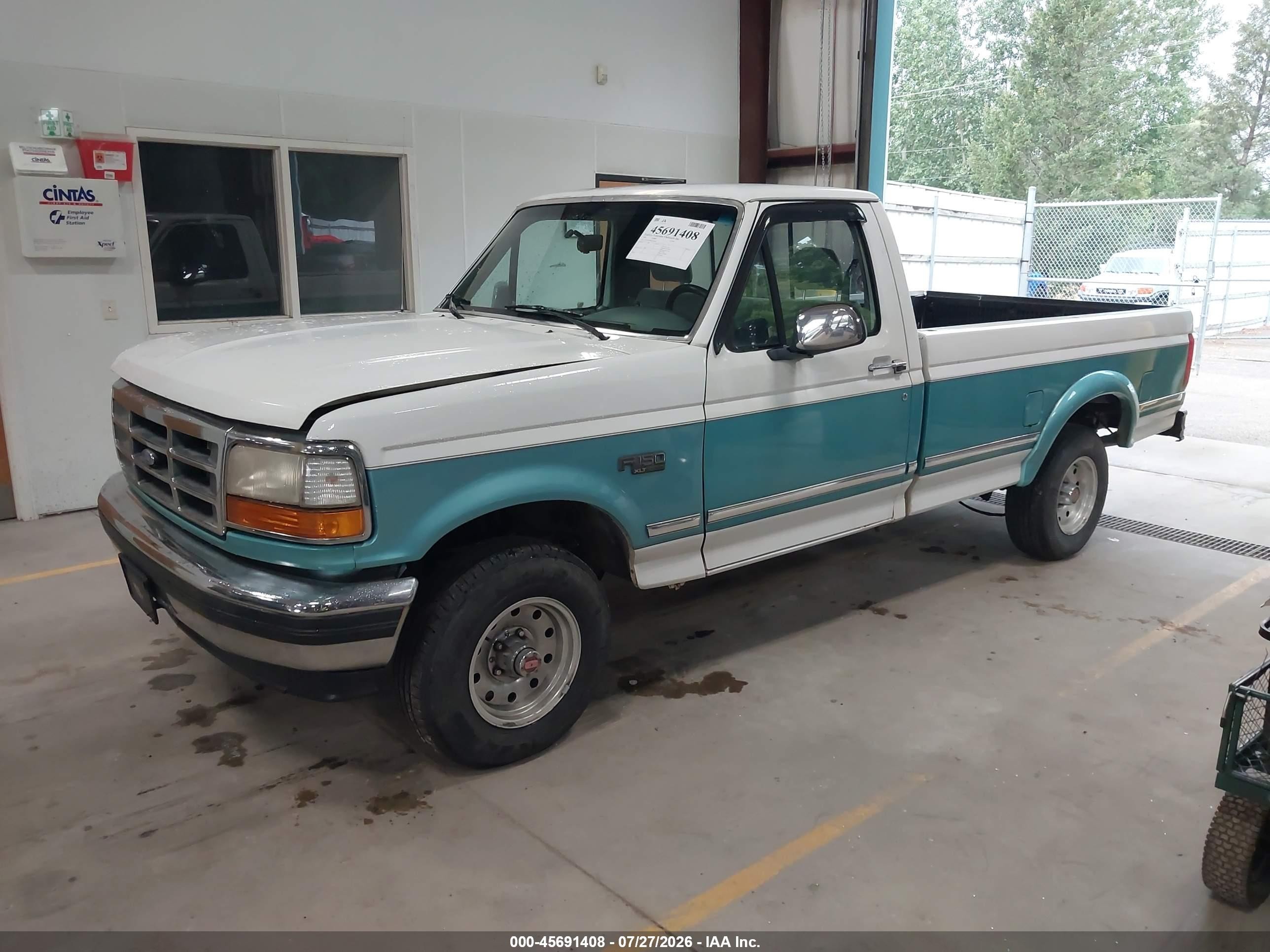 1994 Ford F150   White vin: 1FTEF14N2RLA47493