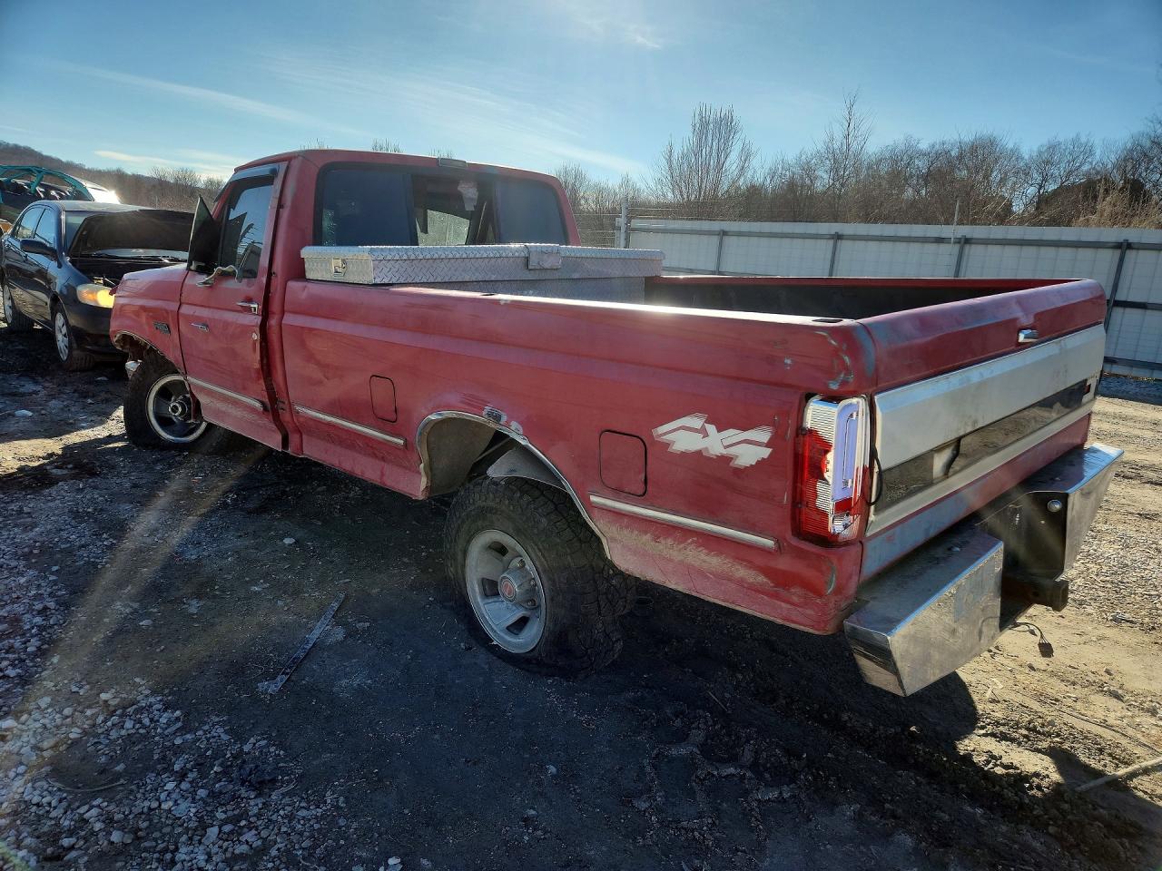 1993 Ford F150 Red vin: 1FTEF14N4PLA54118