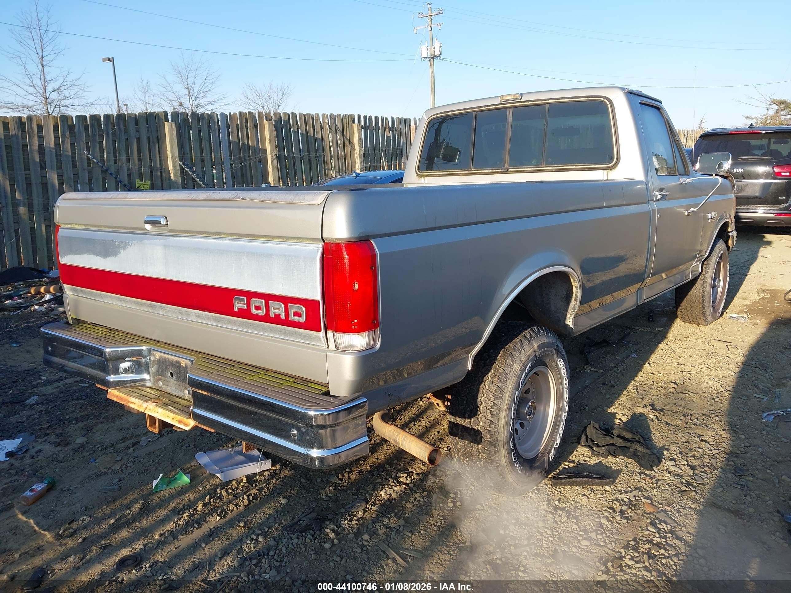 1989 Ford F150   Silver vin: 1FTEF14N5KNA29919