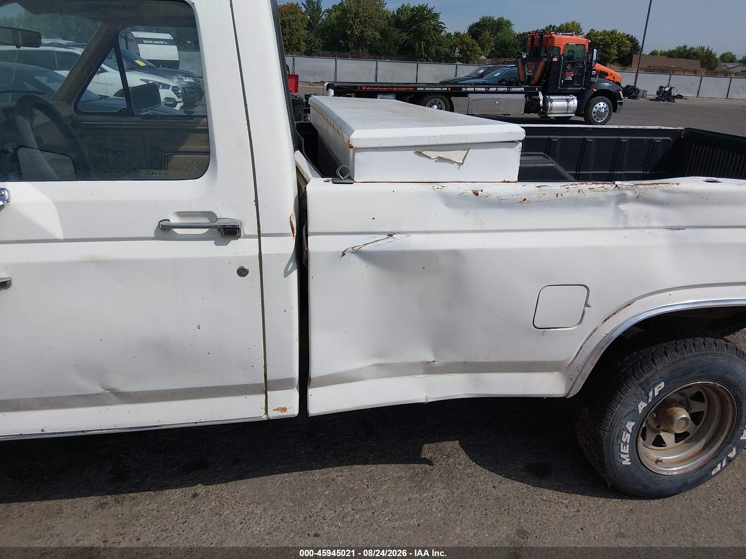 1984 Ford F150   White vin: 1FTEF14Y0EPA94664