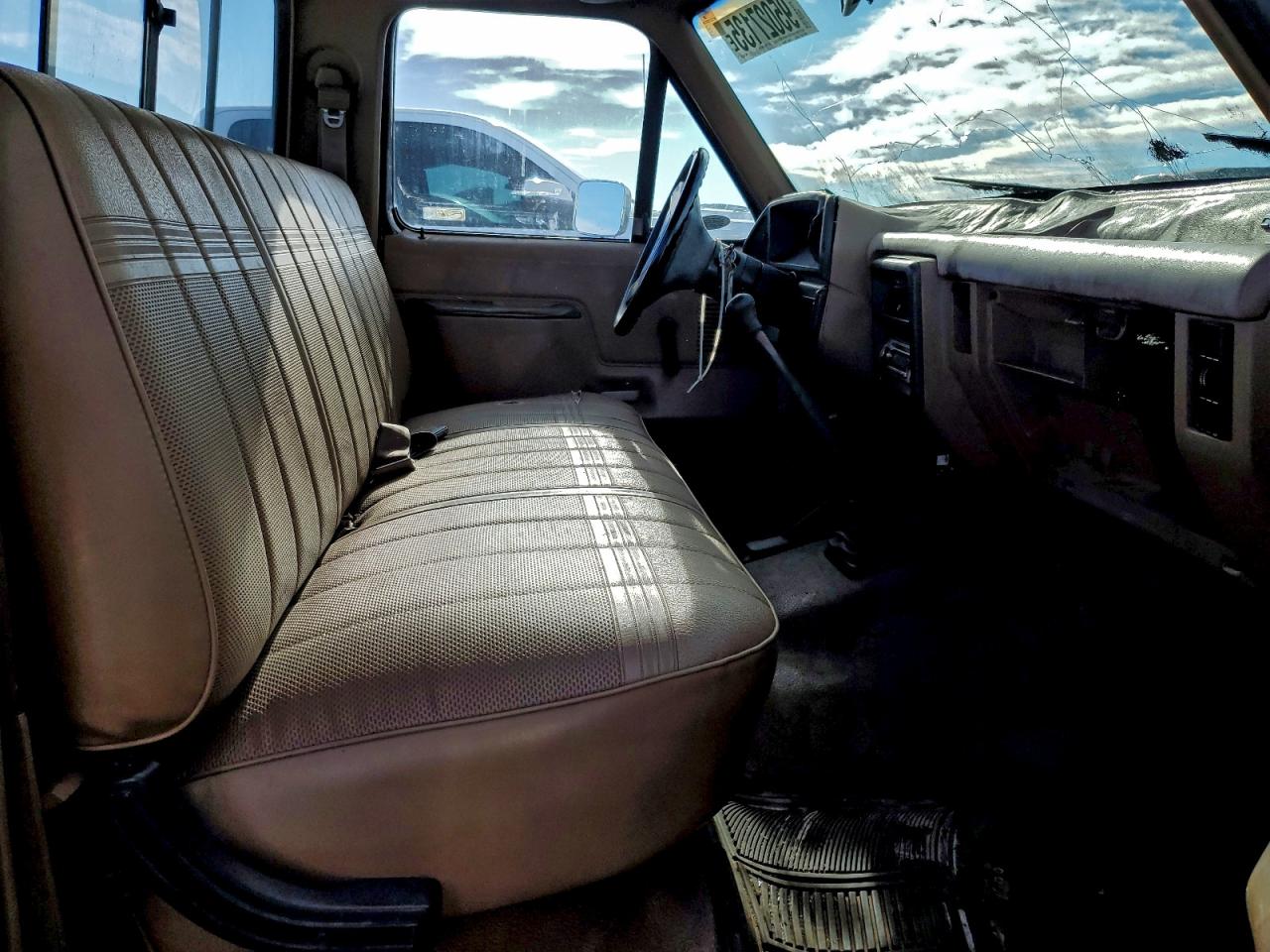 1989 Ford F150 Brown vin: 1FTEF14Y0KLB25799