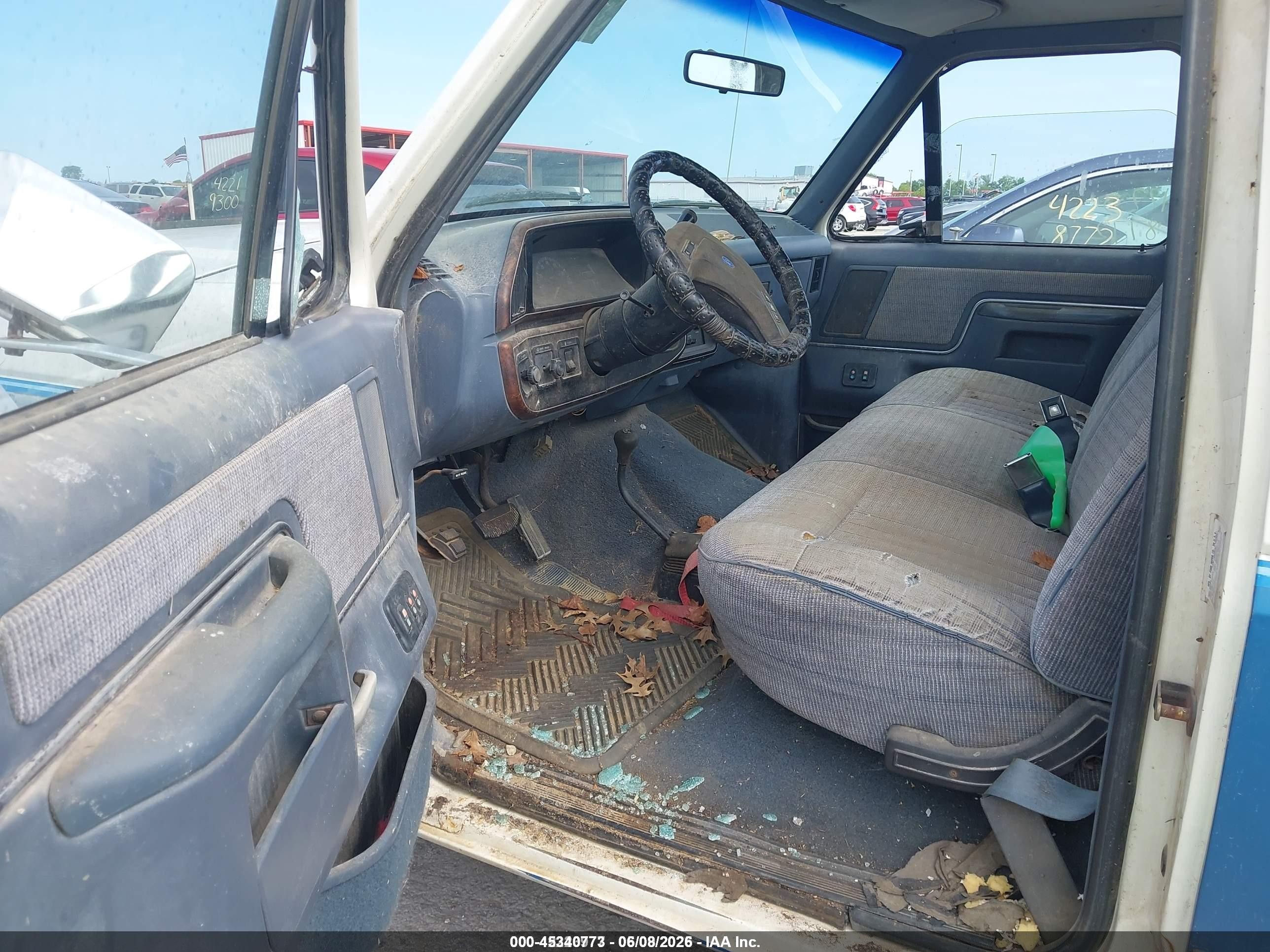 1990 Ford F150   White vin: 1FTEF14Y5LLA12691